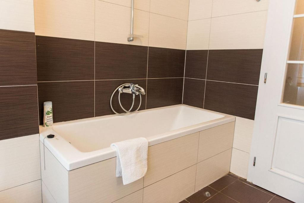 Photo 43 sur 62 de Lion Apartments in historical center, Bratislava Old Town