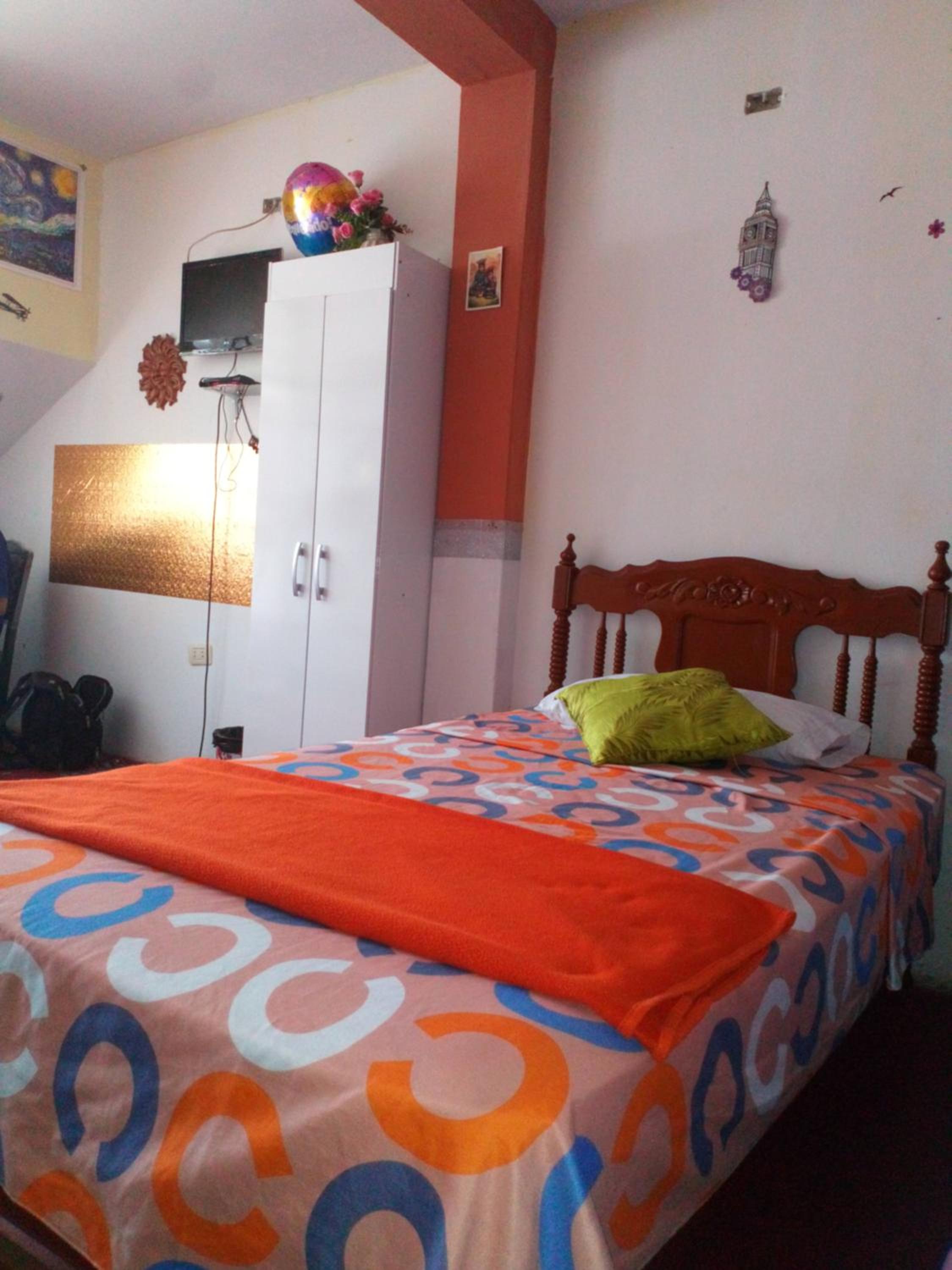 Inti Hostel Airport view 4