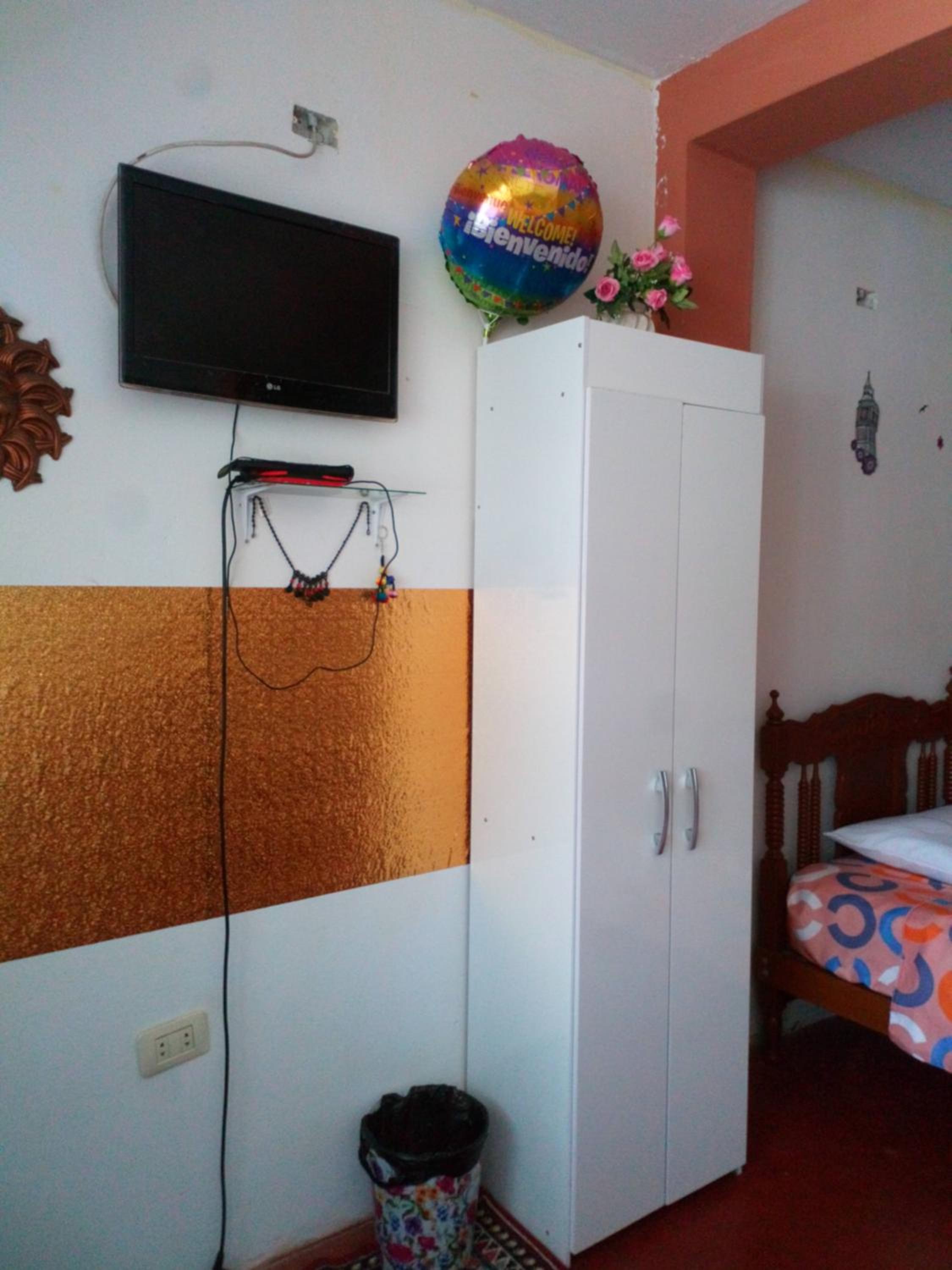 Inti Hostel Airport view 5