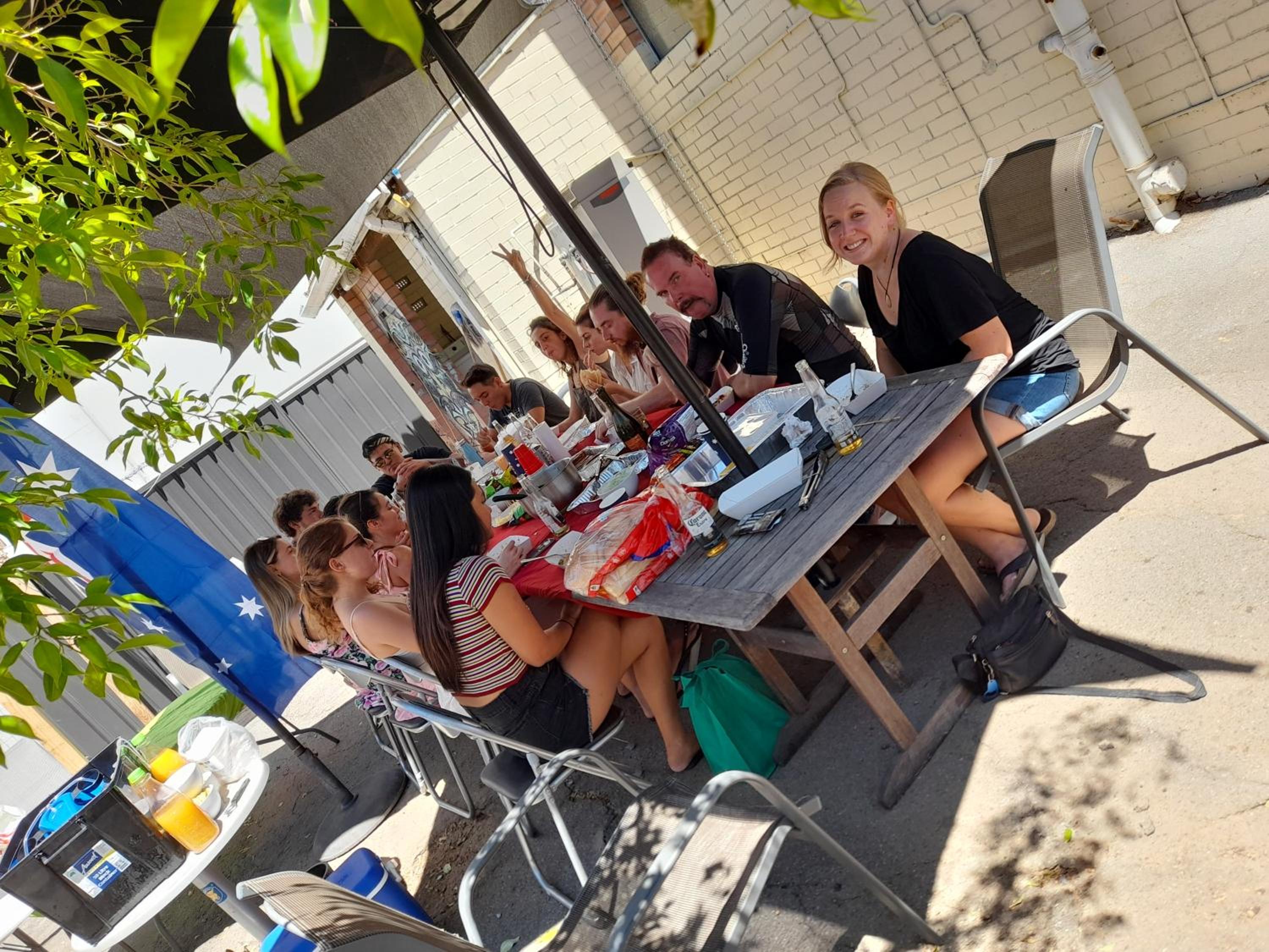 Ozi Inn Backpackers - Perth -Valid International Passport Required