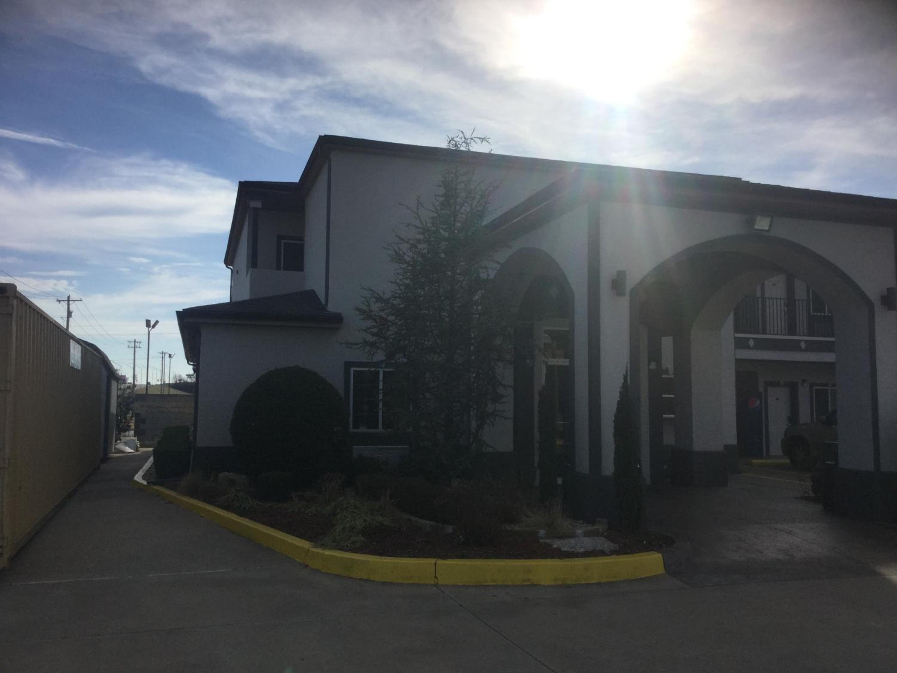 Muskogee Vacations - Muskogee Inn and Suites - Property Image 5