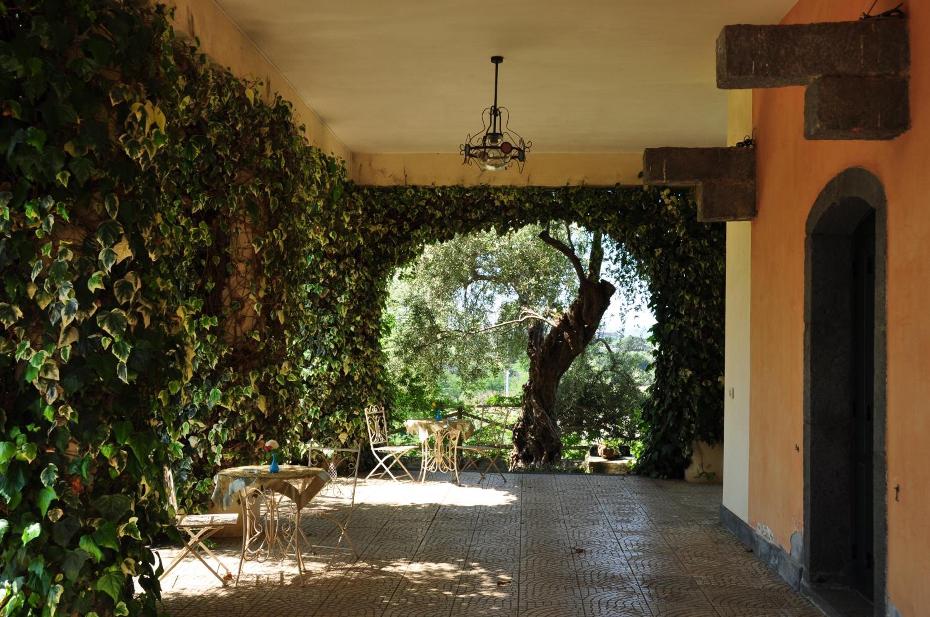 Antico Borgo Etneo Country Hotel