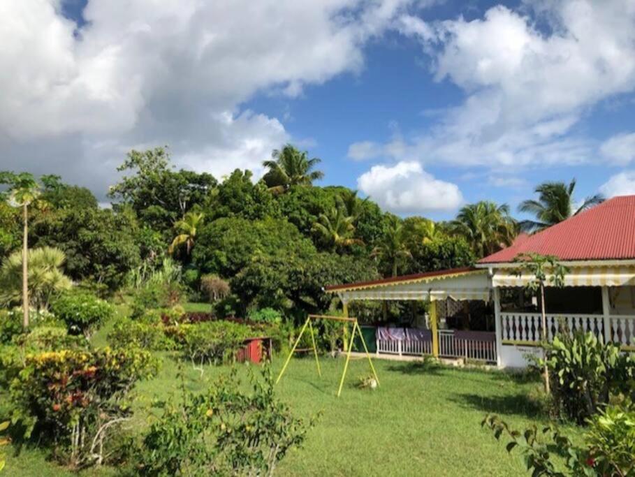 Haut de villa rénové avec jardin créole privatif à 10 min de Deshaies view 3