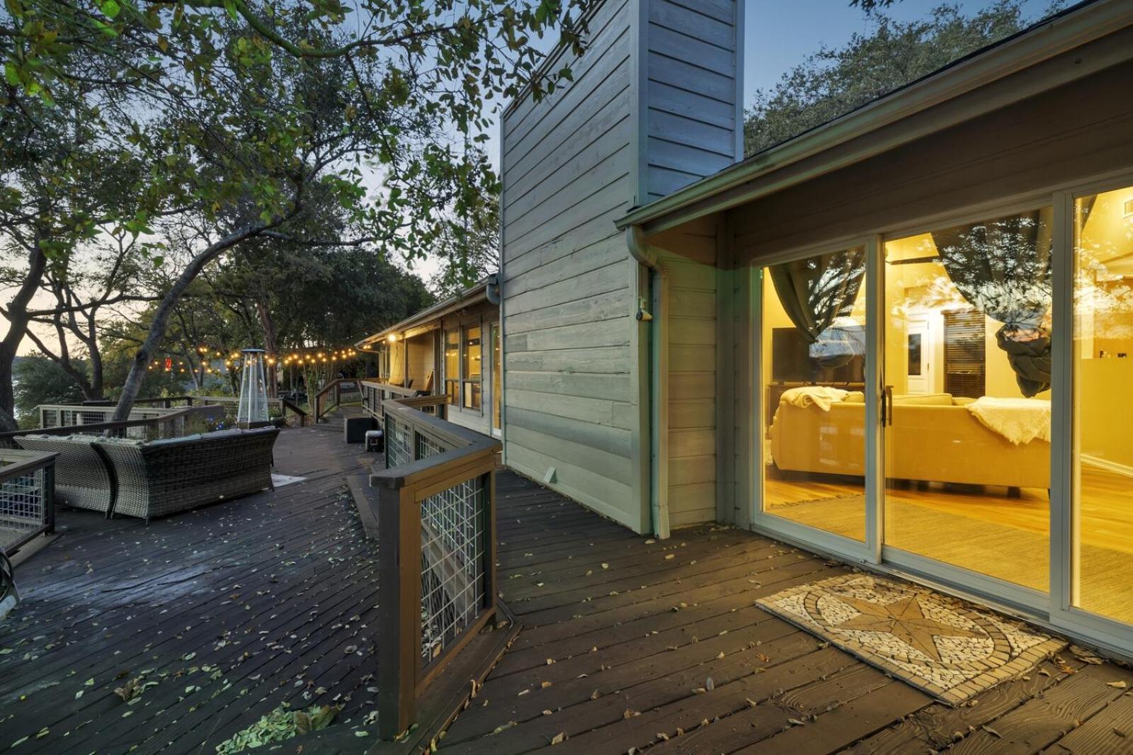 Lakefront on Lake Travis residence - Image 5