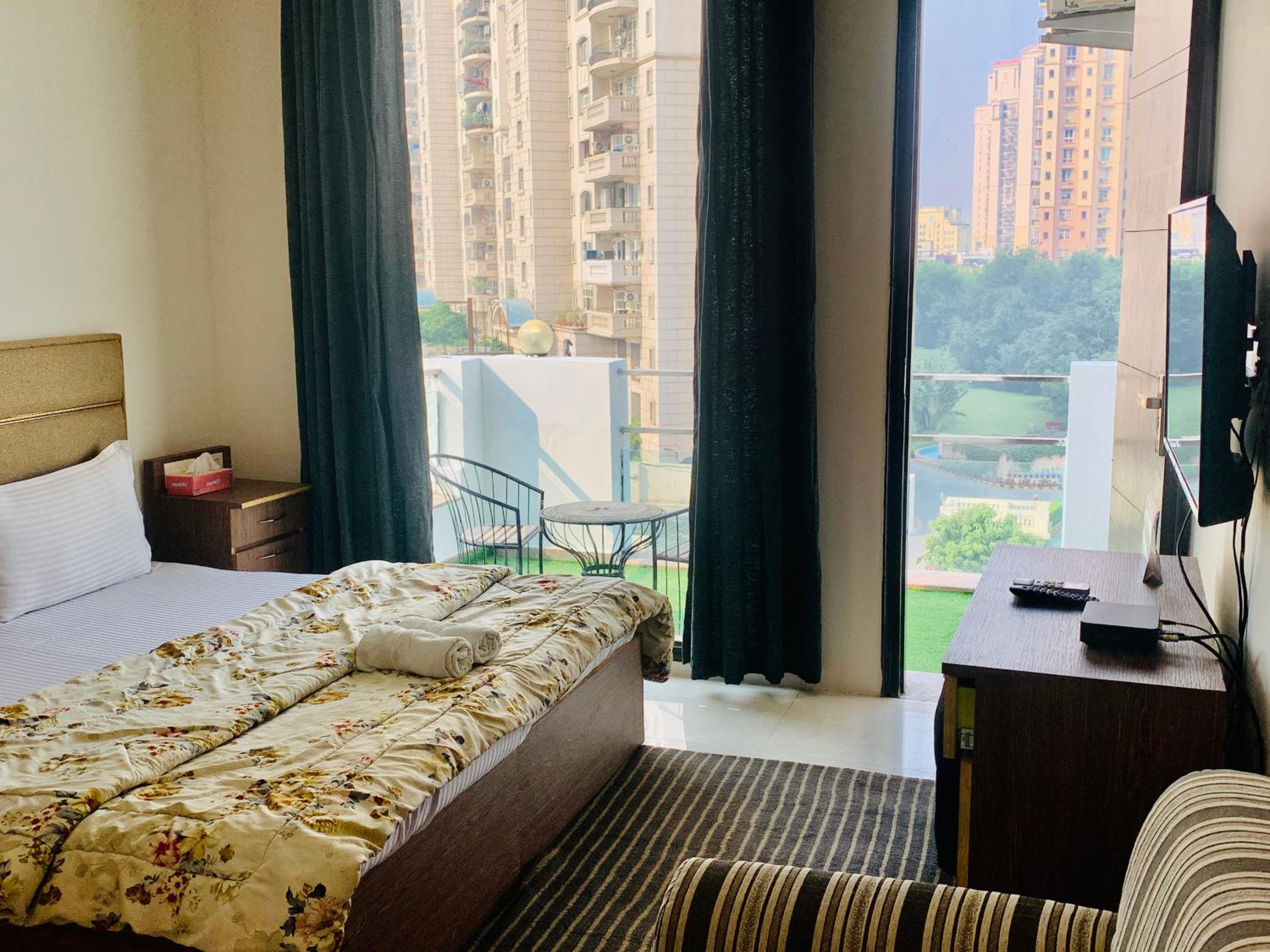 Gurgaon Vacations - Hotel City Premier - Near Galleria Market , Super Mart-1 DLF Gurgaon - Property Image 1