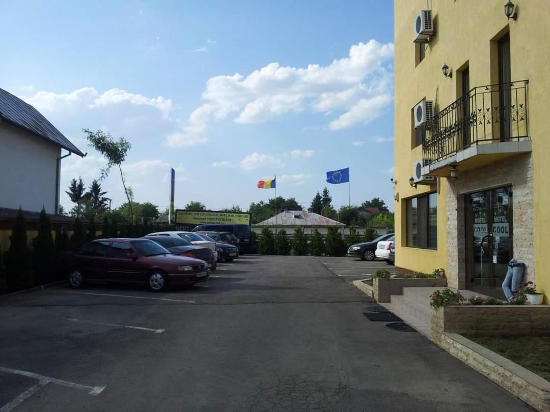 MOTEL COOL