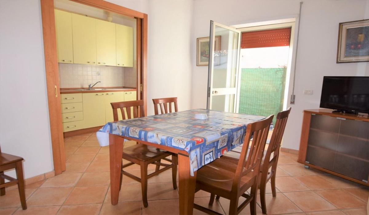 Primavera en Marina di Campo — kitchen
