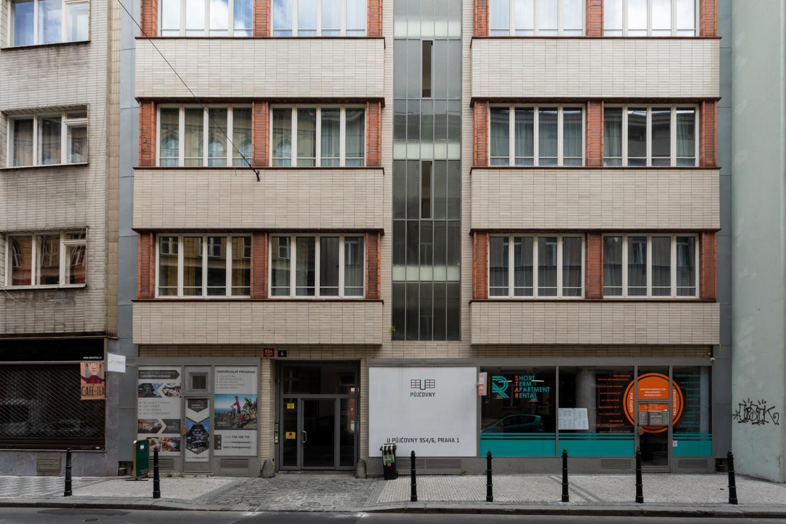 Prague Days - Practical and fully equipped studio near National Museum