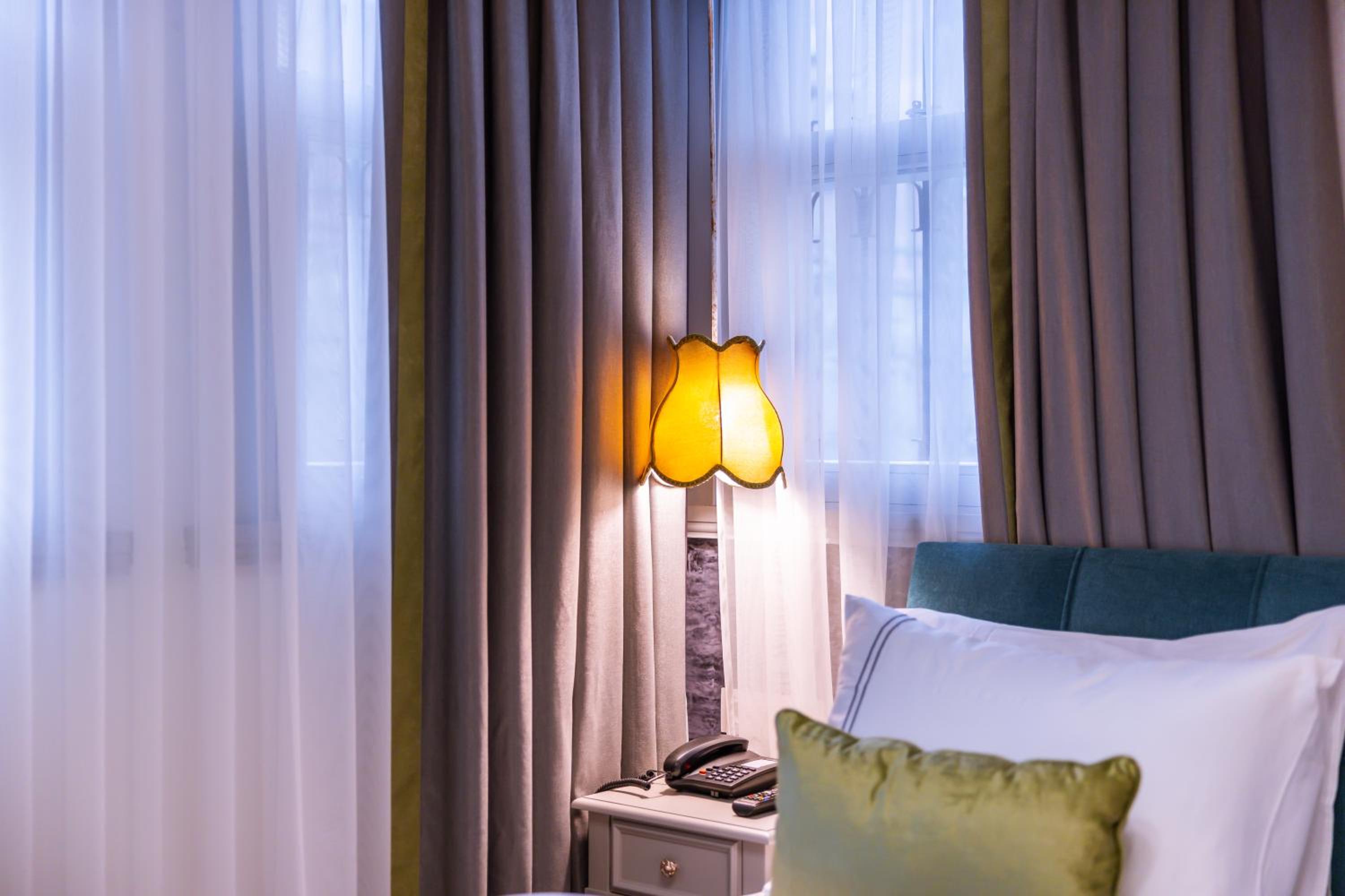 9 Doors Otel - Image 11