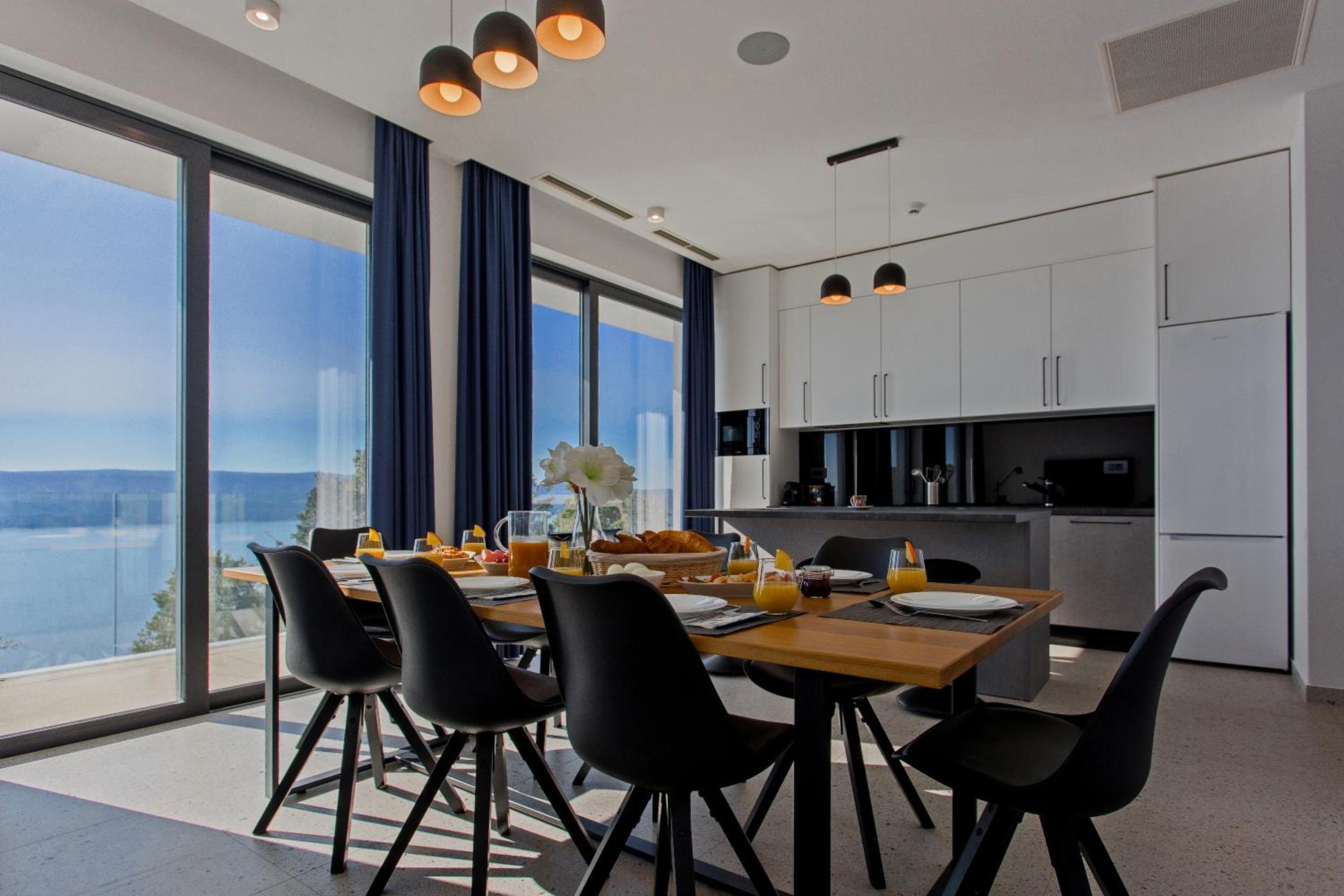 Villa Gust, sea view, pool, jacuzzi, sauna, cinema view 4