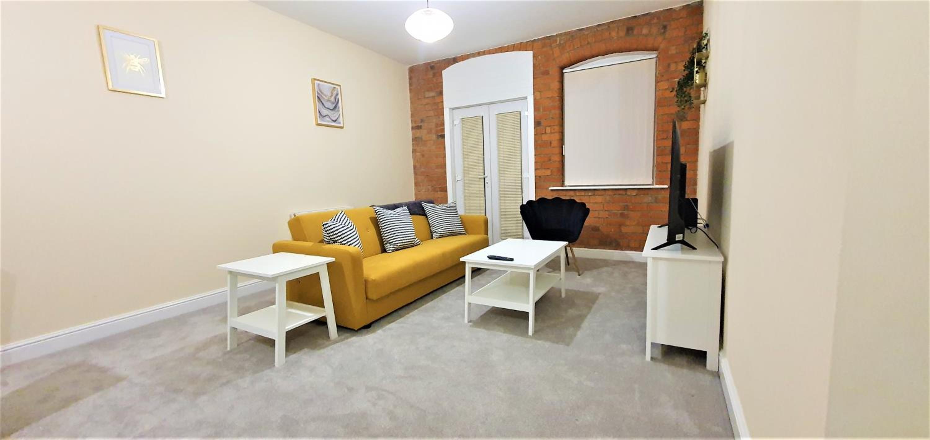Shakespeare Views - Modern Northampton Apartment view 2