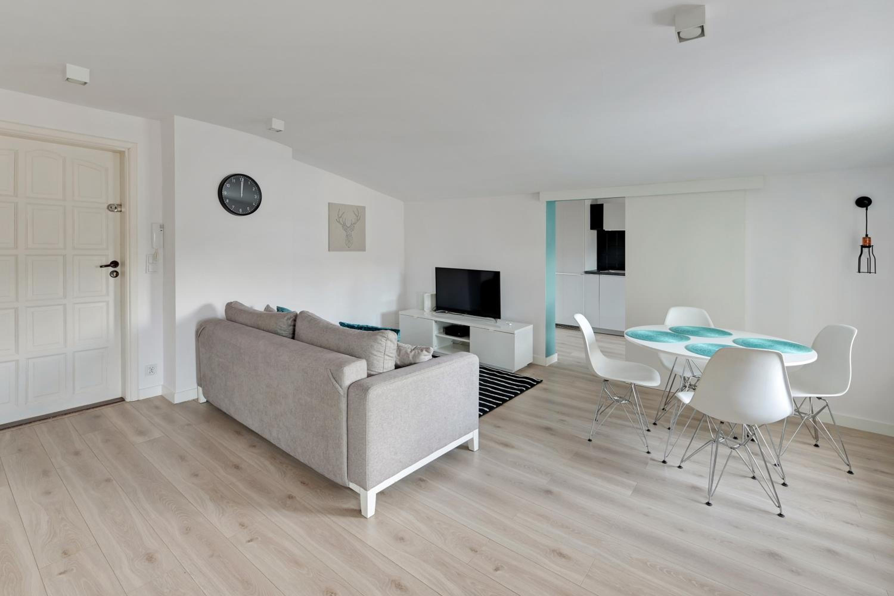 Grand Apartments - City Centre Apartment view 3