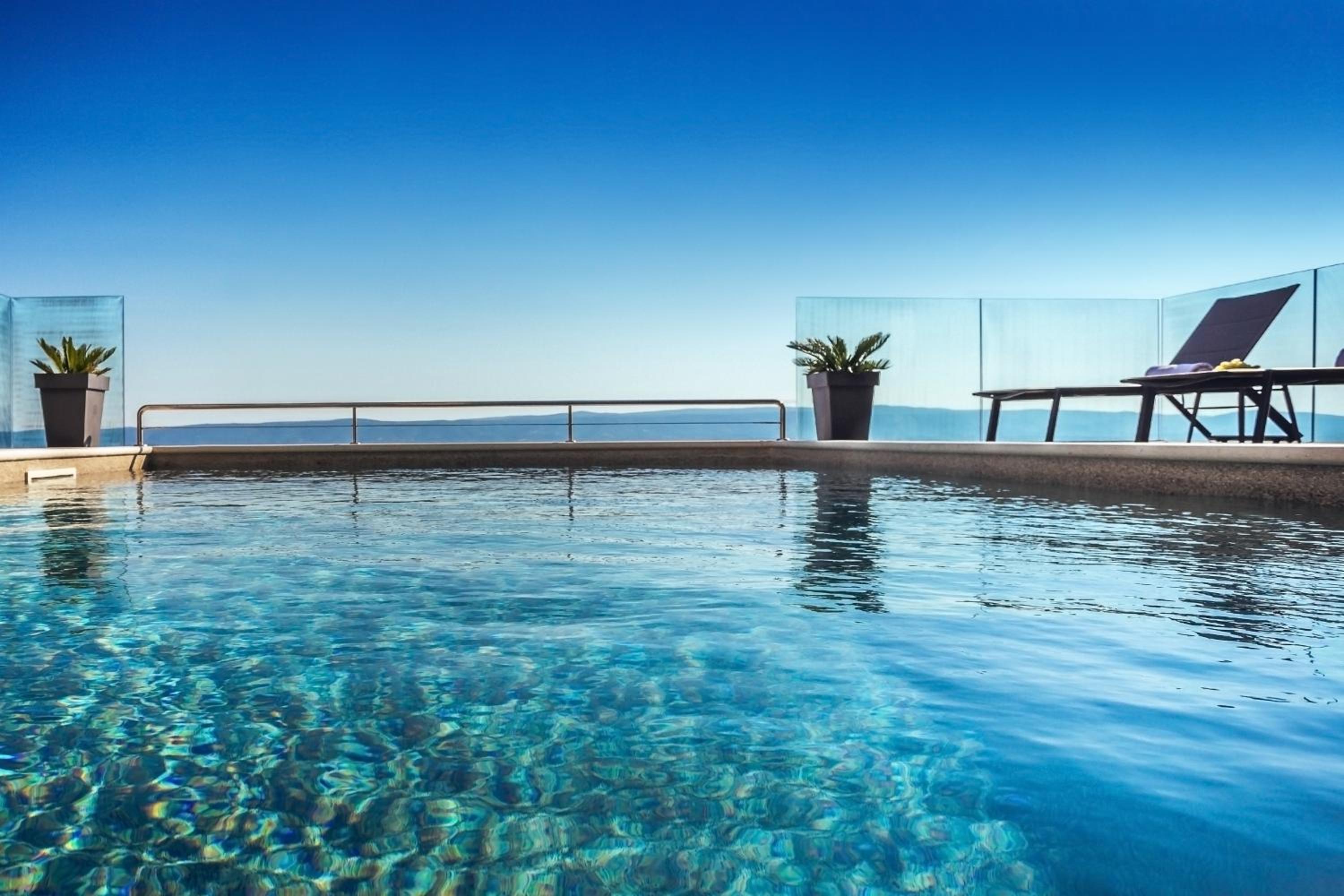 Villa Dispet, sea view, heated pool, cinema, wellness