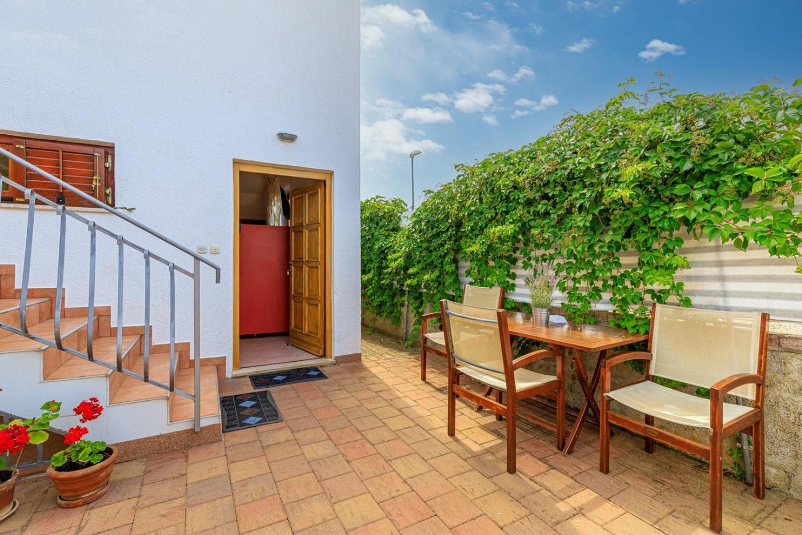 Apartments Pernar - Property Image 14