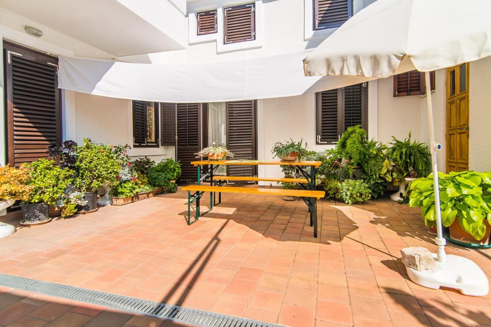 Apartments Pernar - Property Image 10