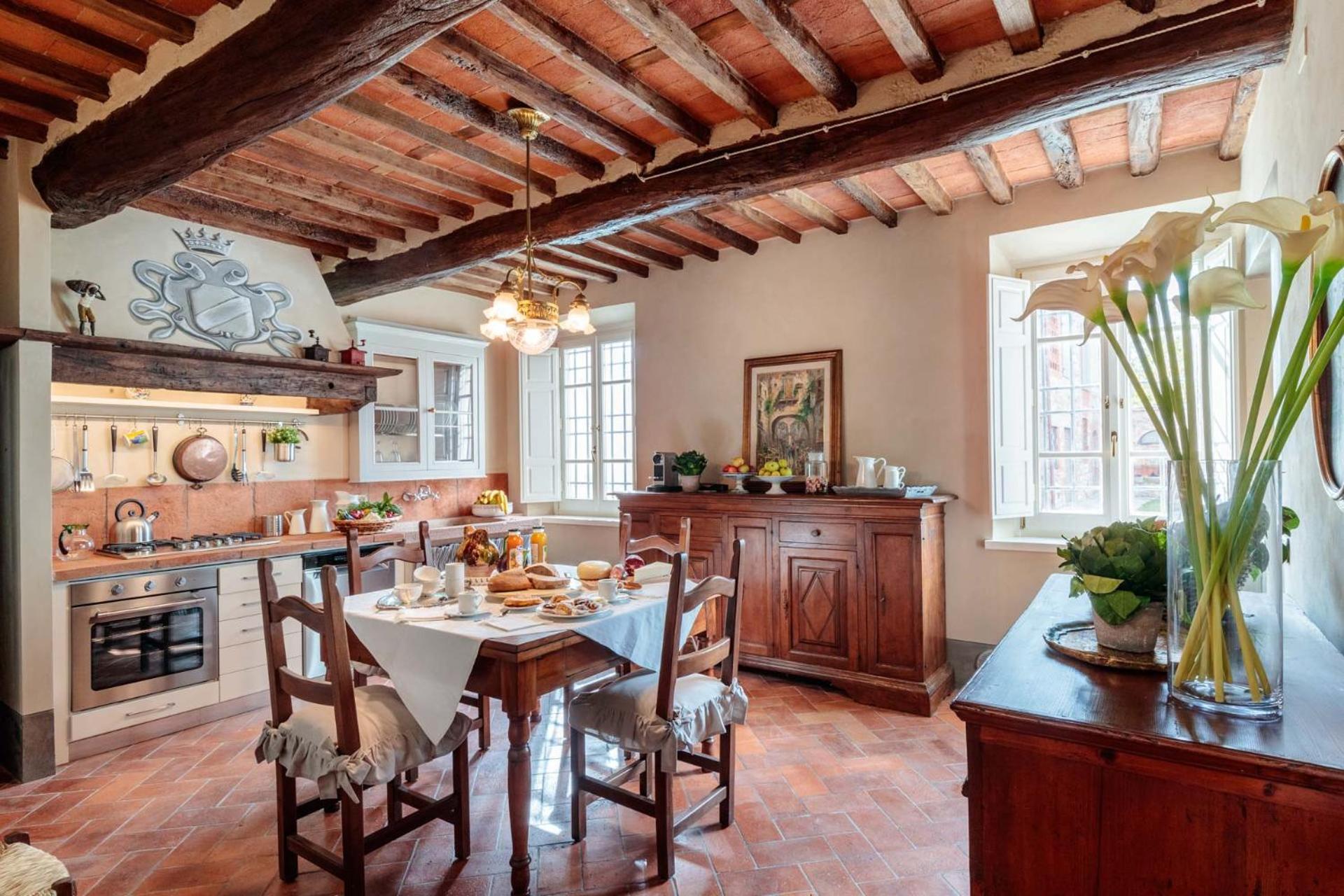 Villa Brunetta, Discover your Modern but Traditional Villa in Lucca view 4