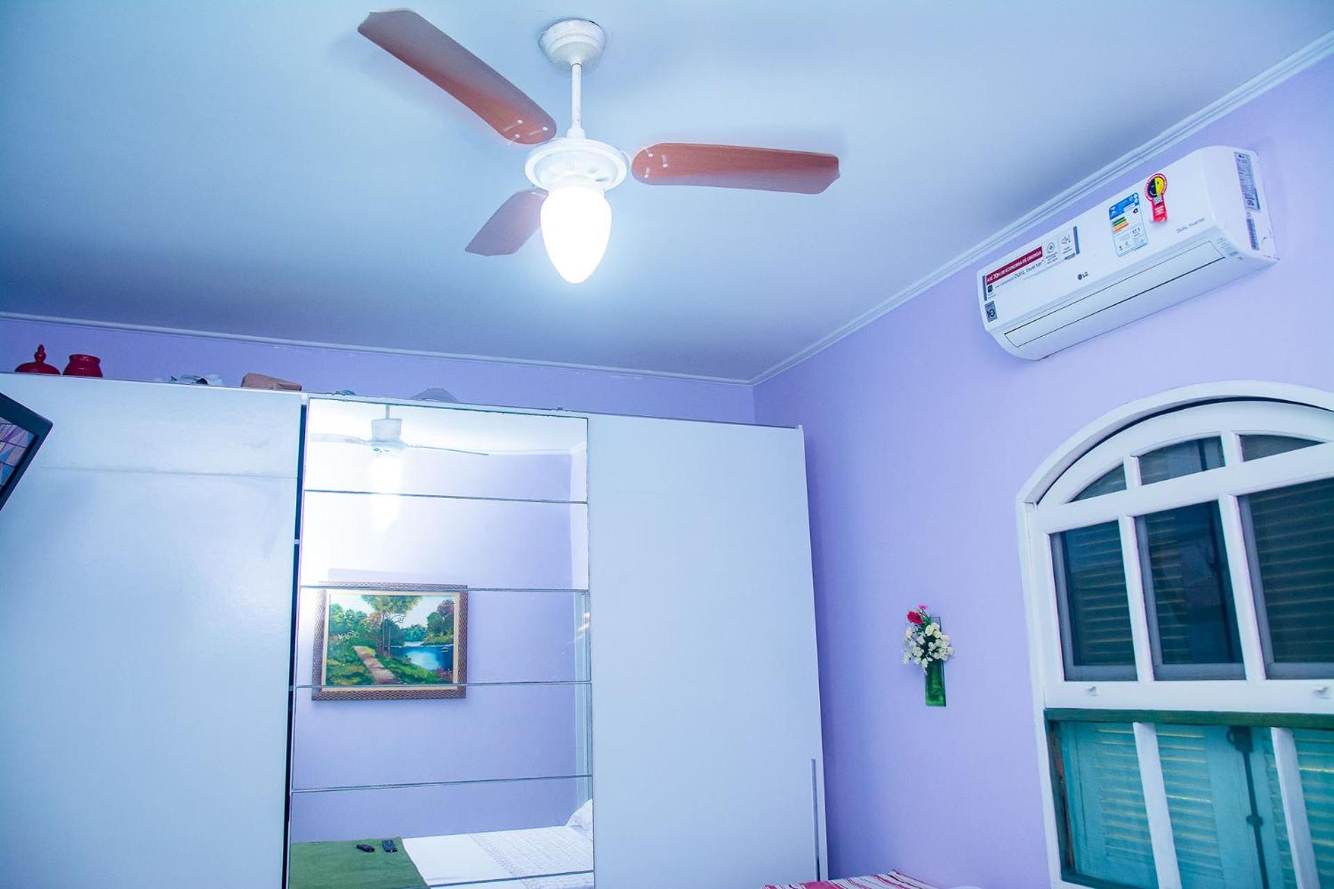Linda casa com lazer a 500m da praia Guaratuba SP