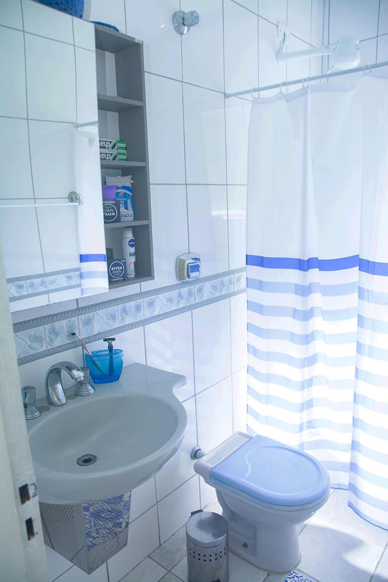 Linda casa com lazer a 500m da praia Guaratuba SP