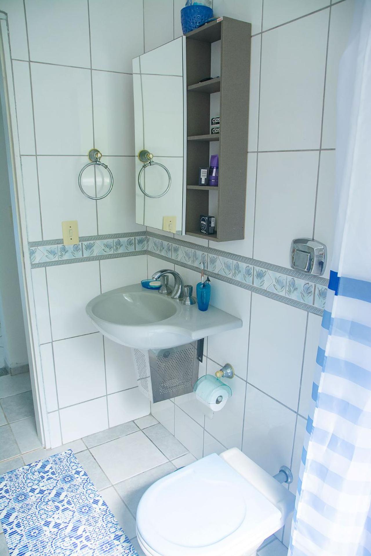 Linda casa com lazer a 500m da praia Guaratuba SP