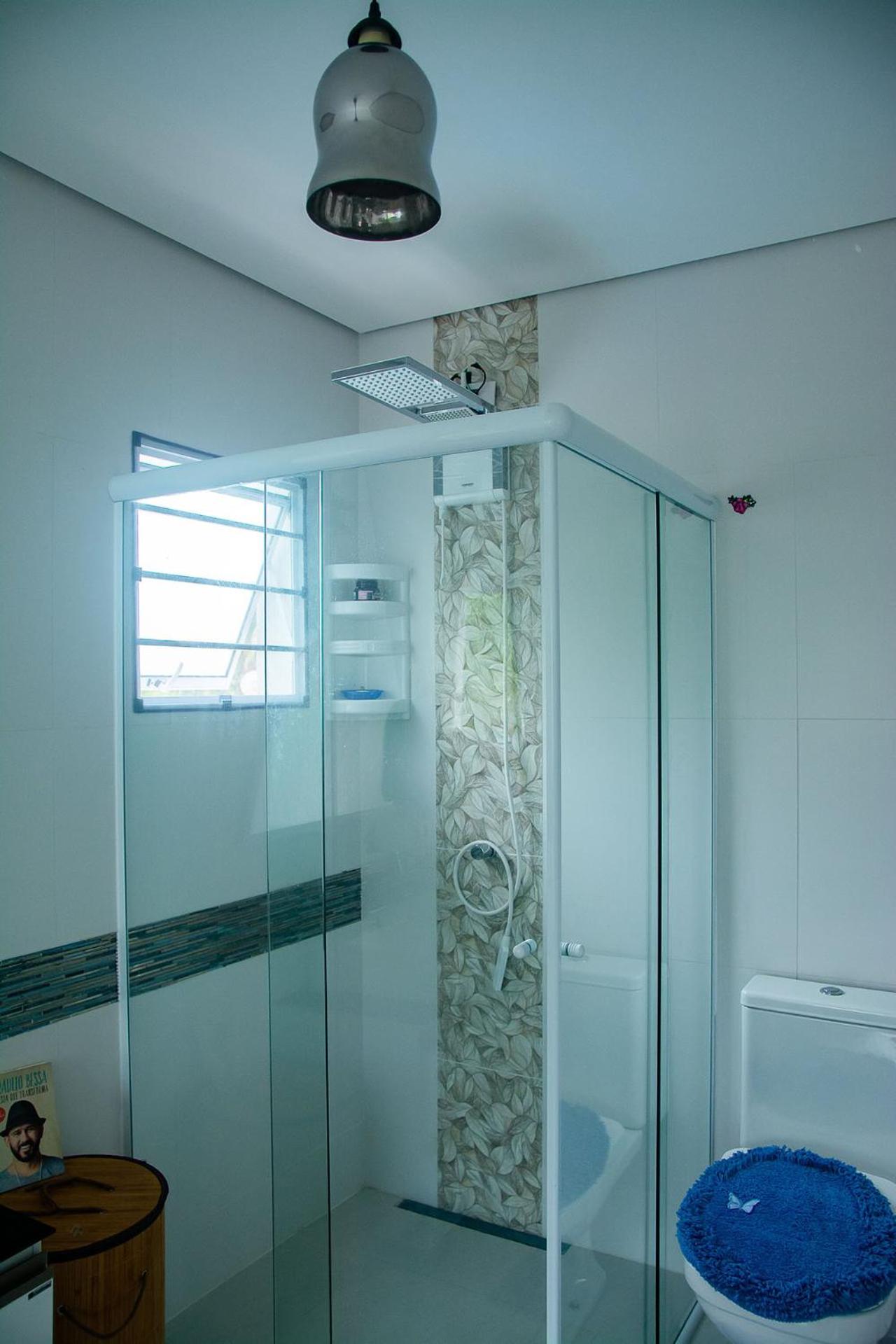 Linda casa com lazer a 500m da praia Guaratuba SP