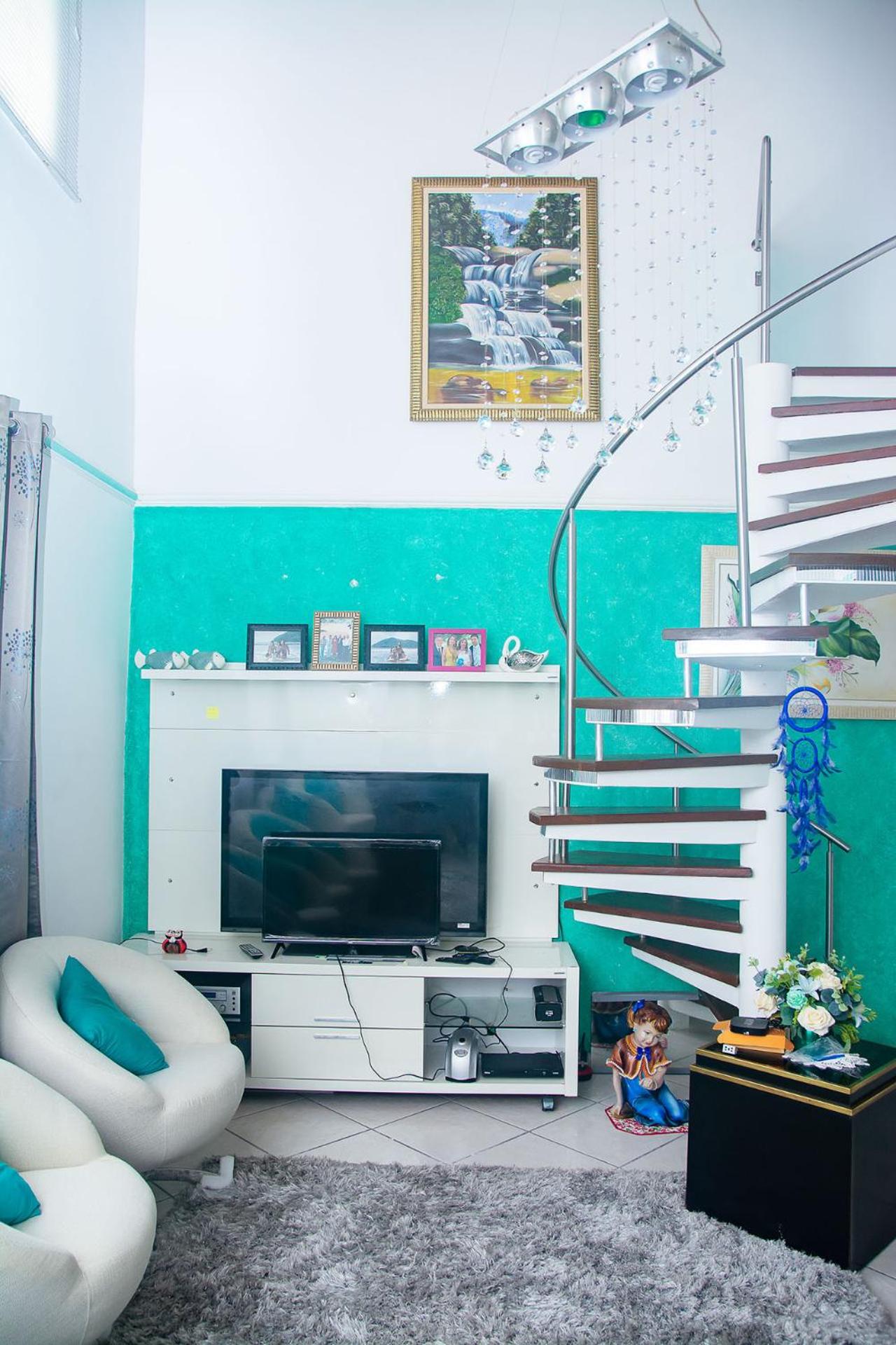 Linda casa com lazer a 500m da praia Guaratuba SP
