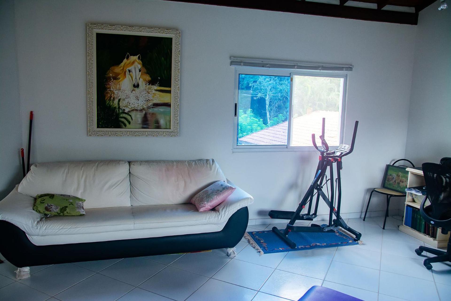 Linda casa com lazer a 500m da praia Guaratuba SP