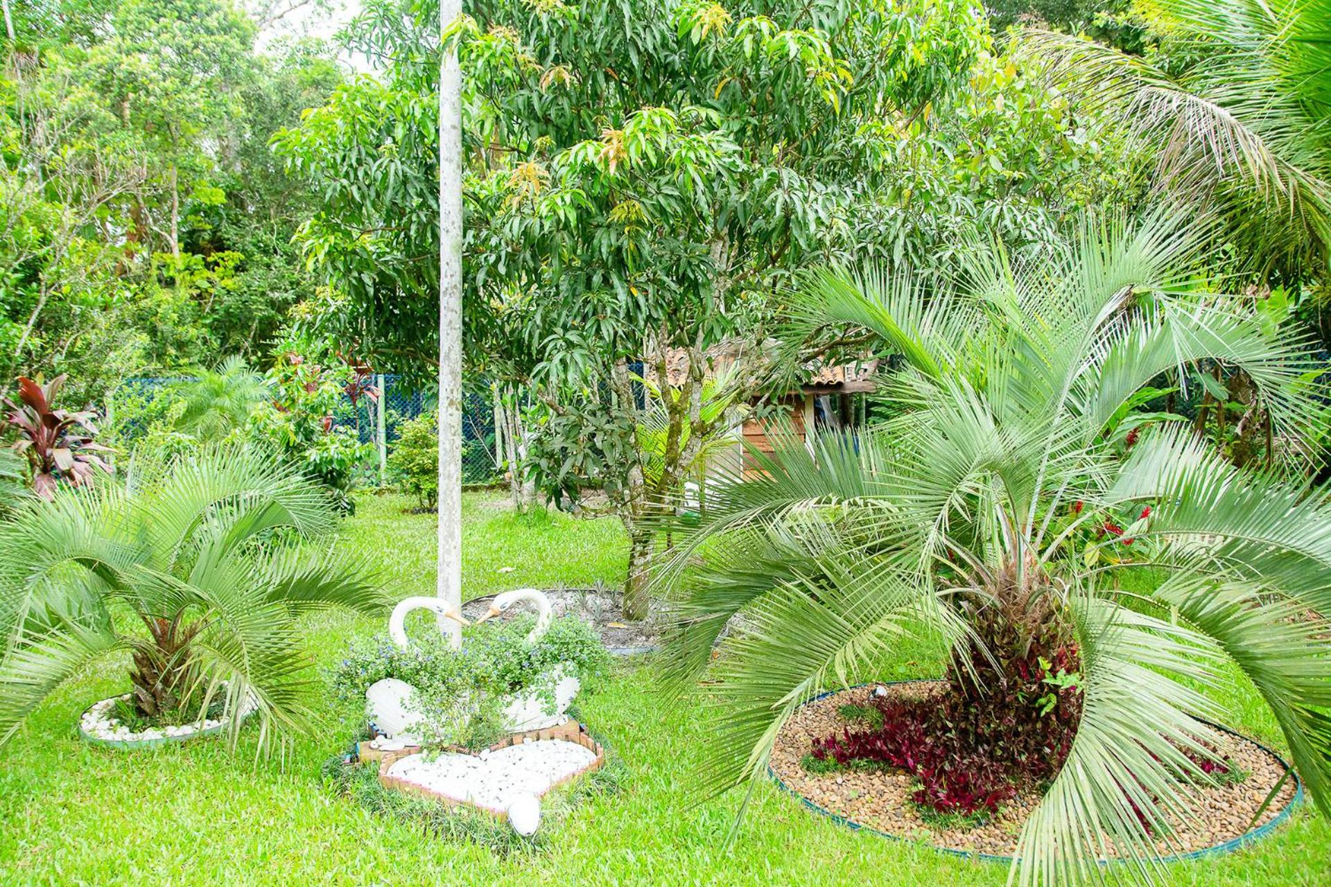 Linda casa com lazer a 500m da praia Guaratuba SP