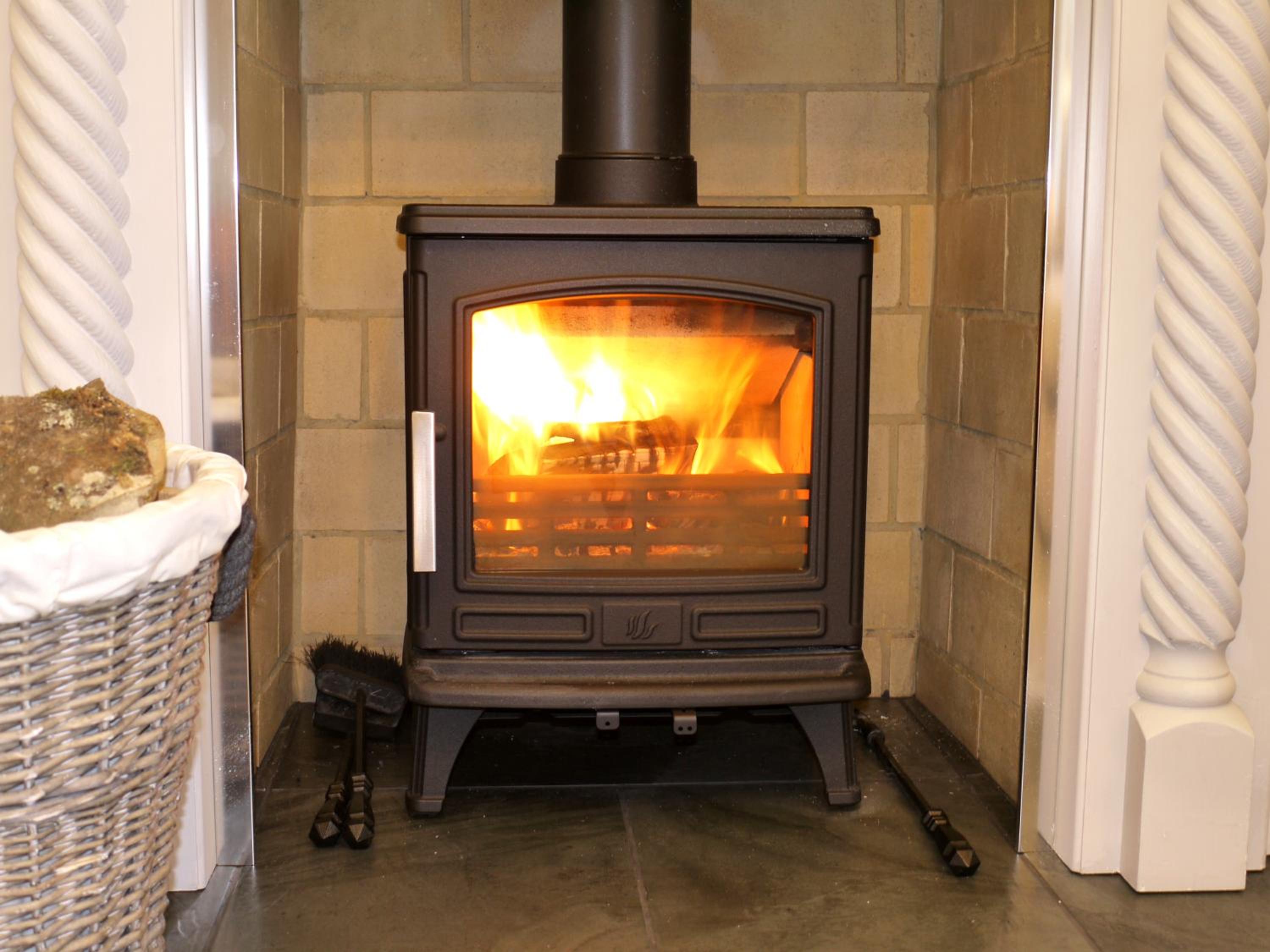 Cosy Stone Cottage, The Bungalow Perrotts Brook view 2