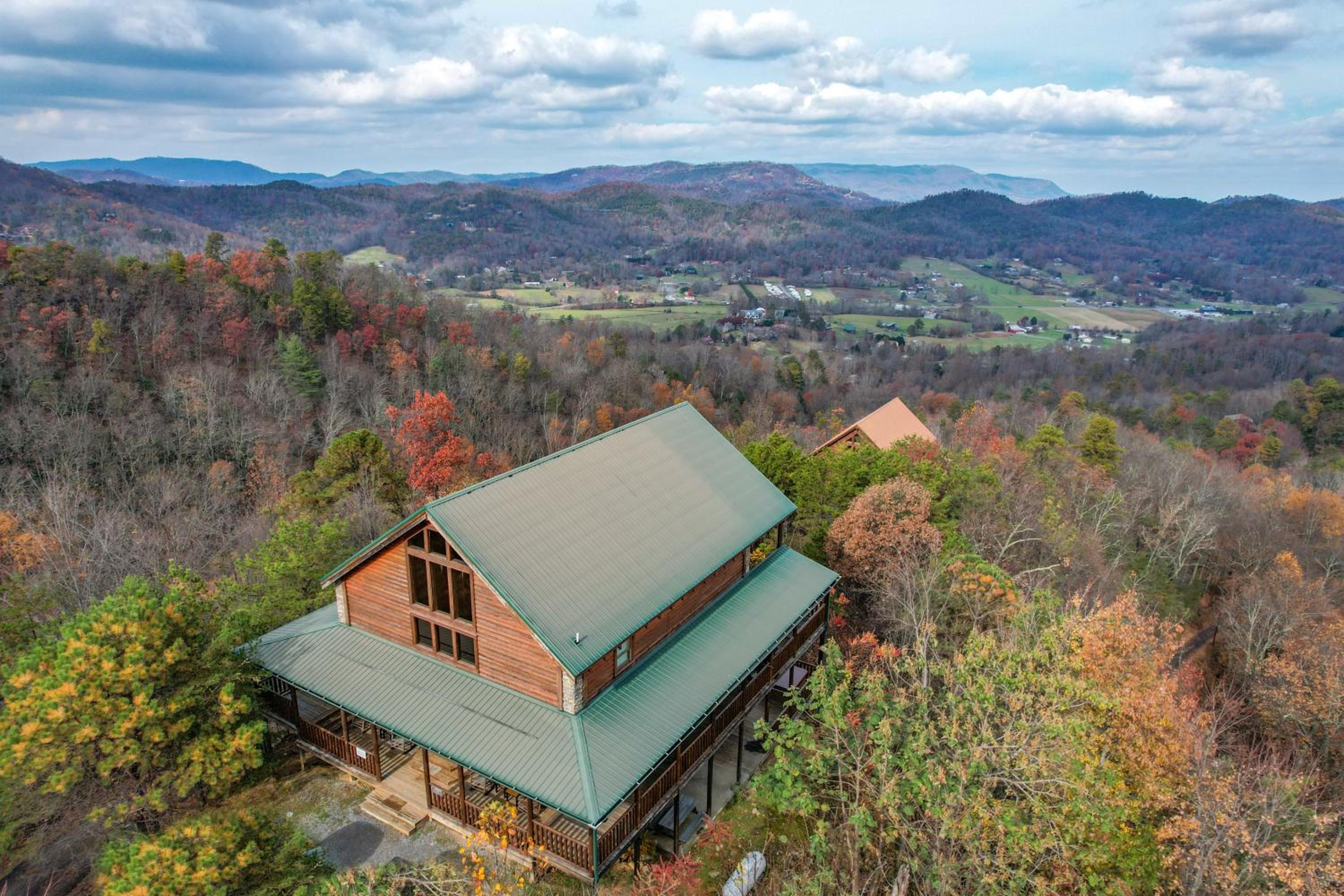 Million Dollar View - Hot Tub, and Sauna! view 4