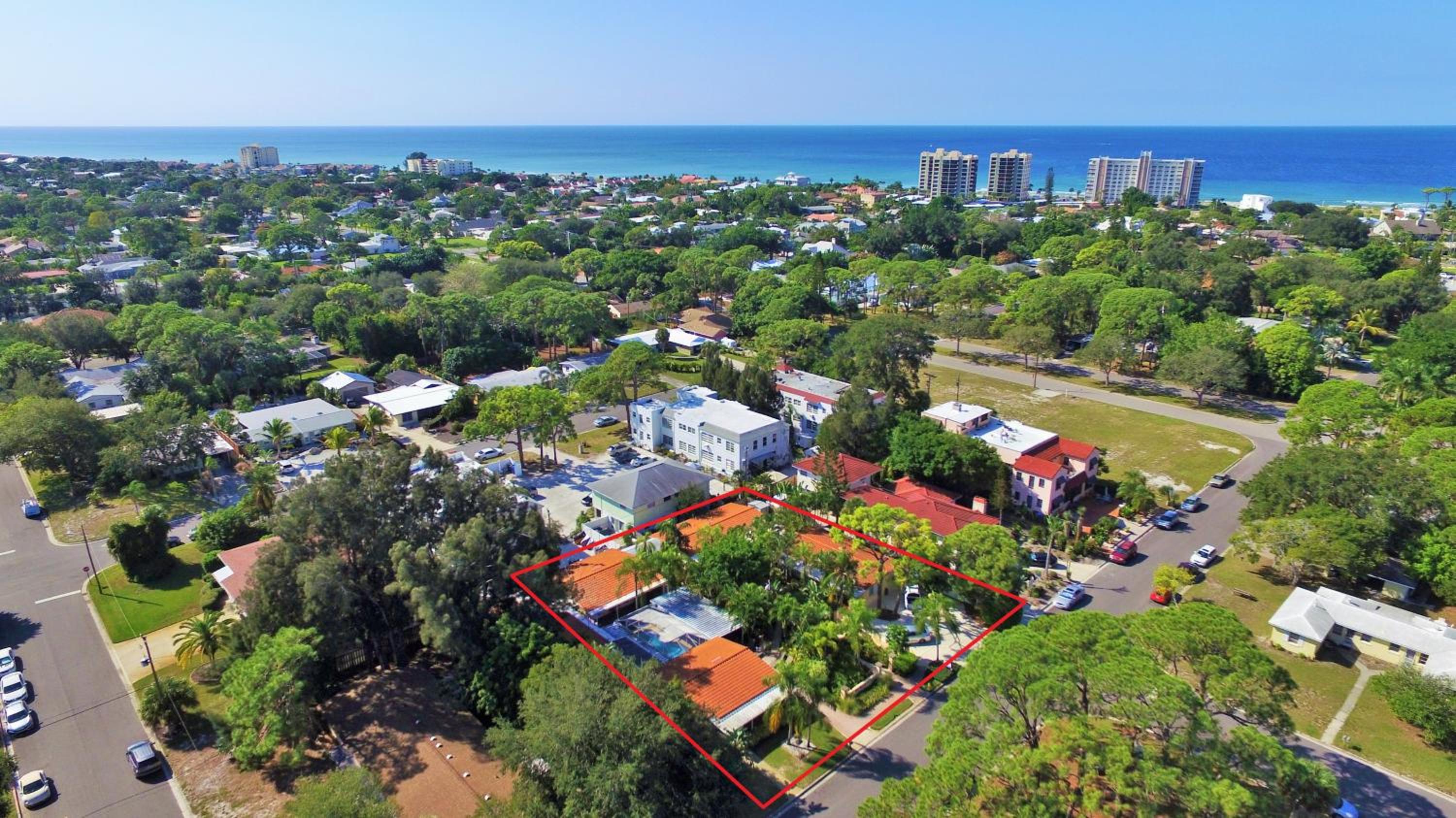 Tropical Villas Of Venice Beach view 2
