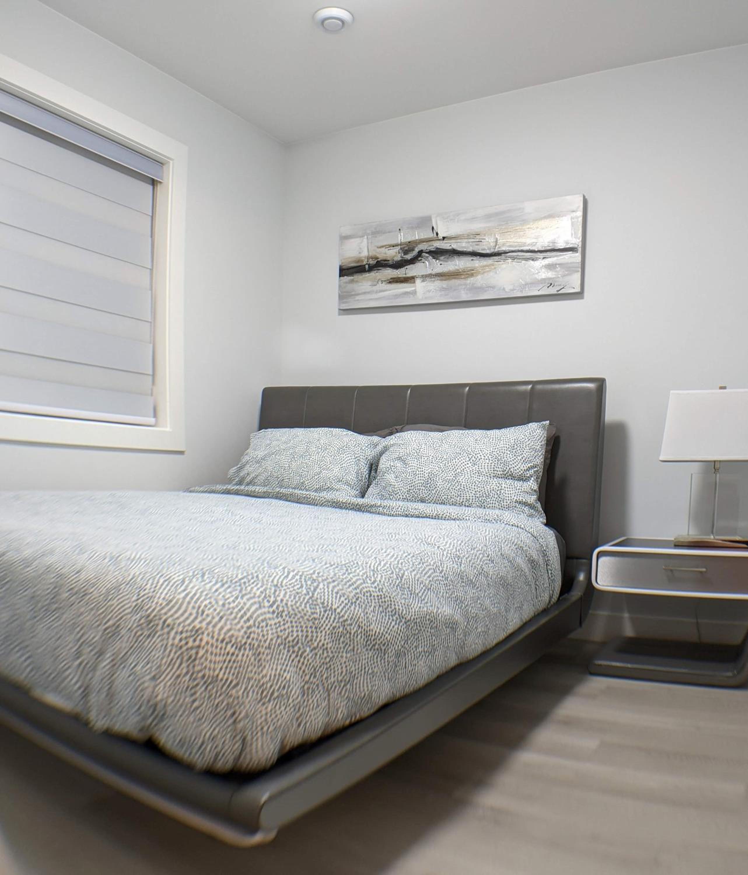 Modern & Luxurious Suites in Surrey view 4