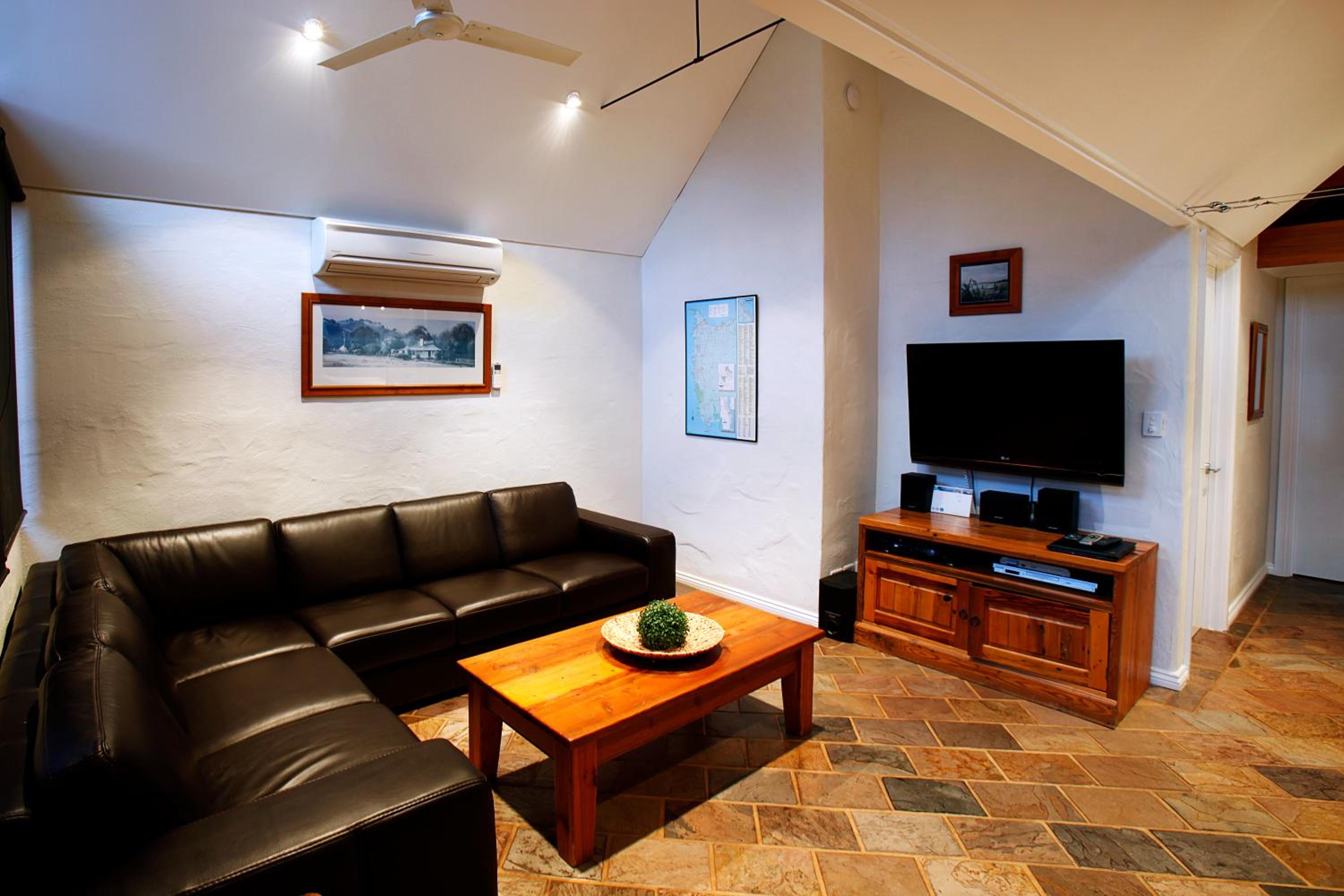 Whalers Cove Villas