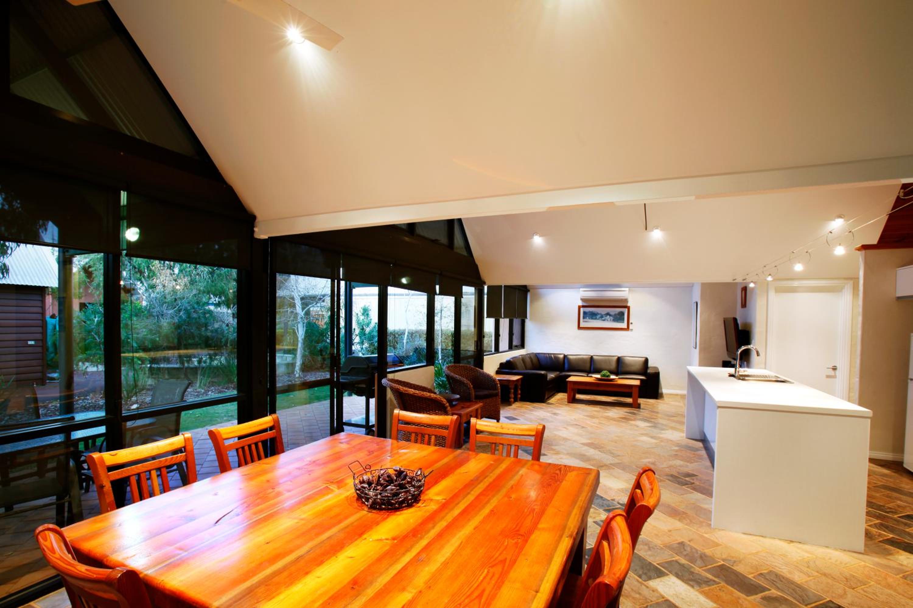 Whalers Cove Villas