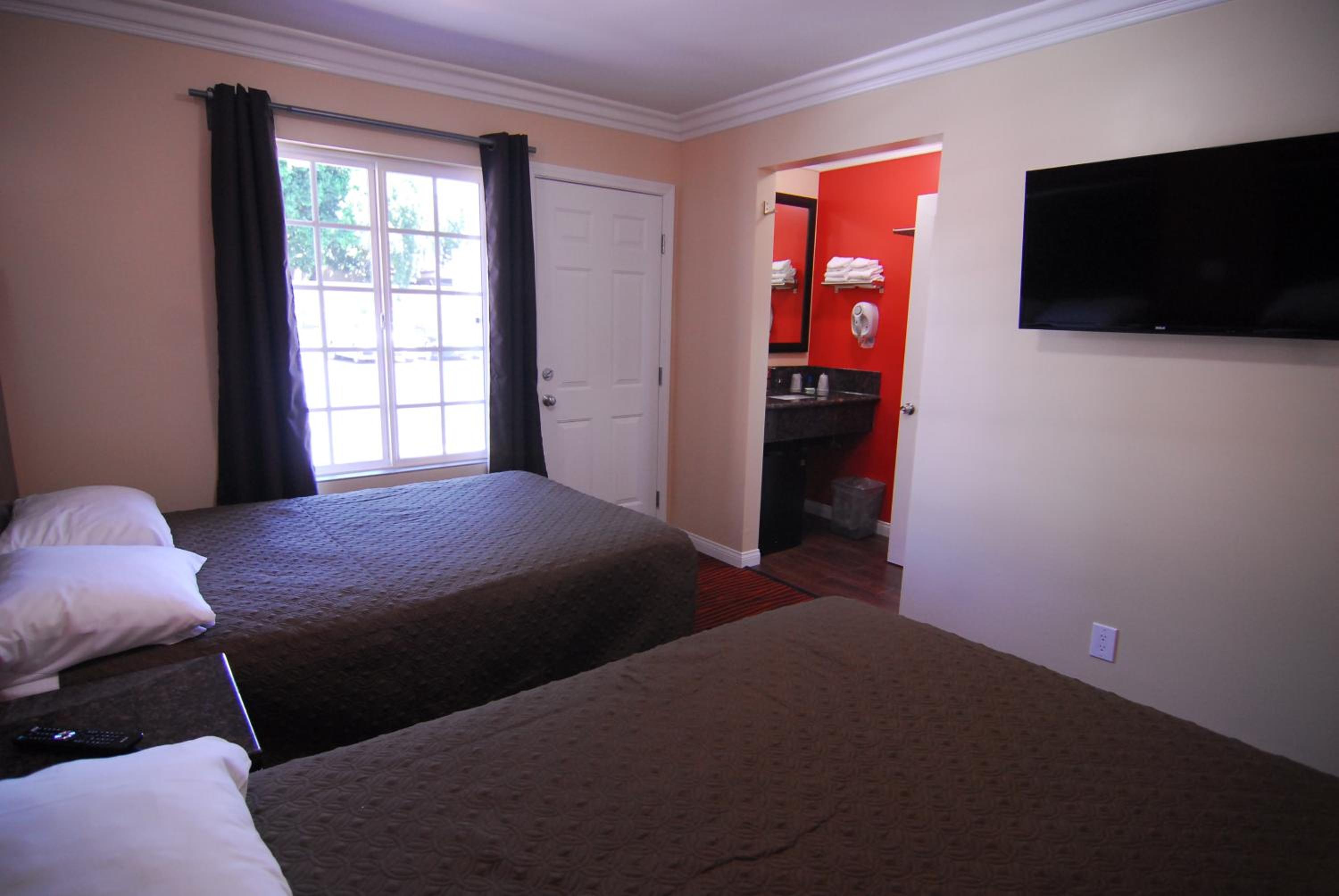 Los Angeles Vacations - Studio City Inn - Near Universal Studios Hollywood - Property Image 11