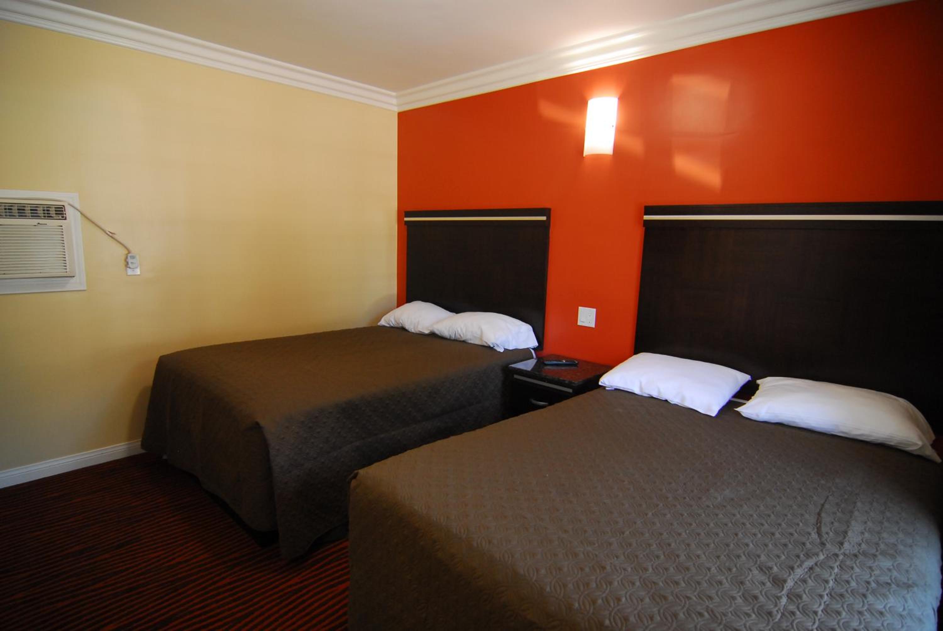 Los Angeles Vacations - Studio City Inn - Near Universal Studios Hollywood - Property Image 12