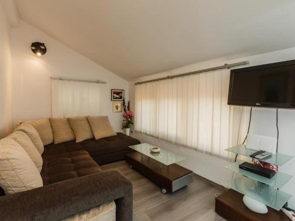 Apartments Roda