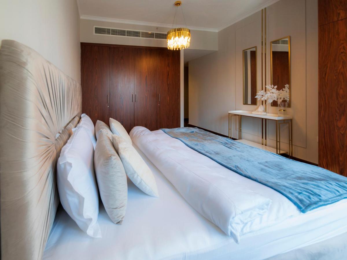 FIRST CLASS 2BR with full DUBAI DOWNTOWN SKYLINE view