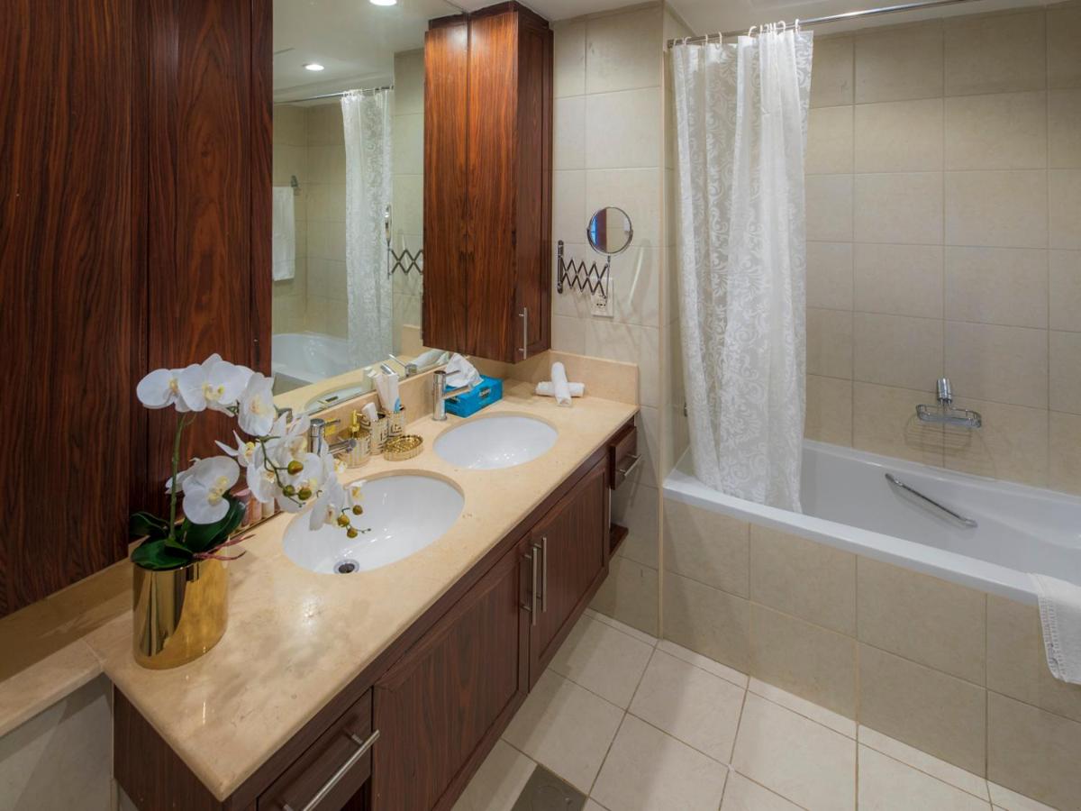 FIRST CLASS 2BR with full DUBAI DOWNTOWN SKYLINE view