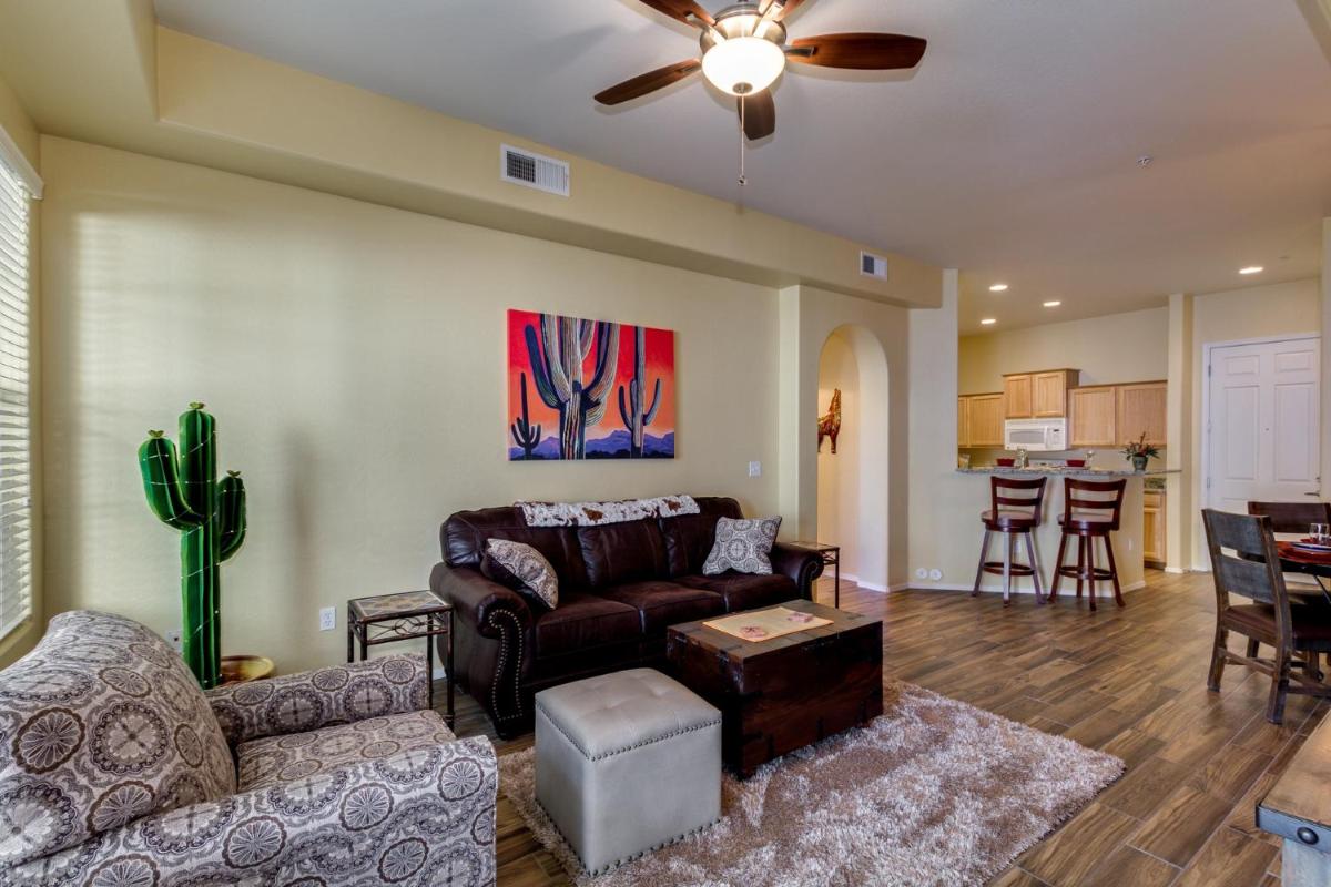 SPECTACULAR Ground Floor Condo Facing gorgeous COURTYARD! condo view 3