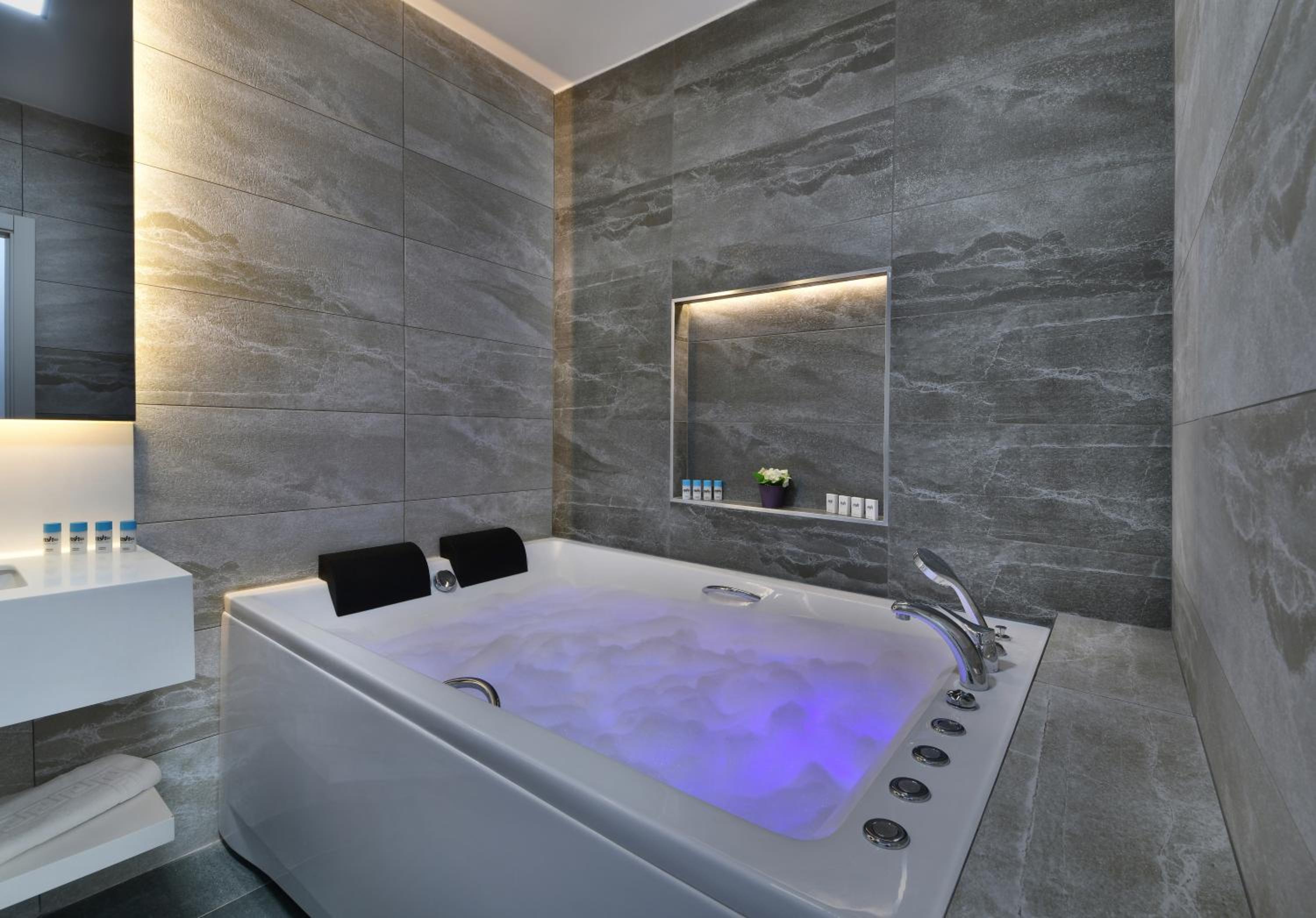 Nish Suites Atasehir - Image 76