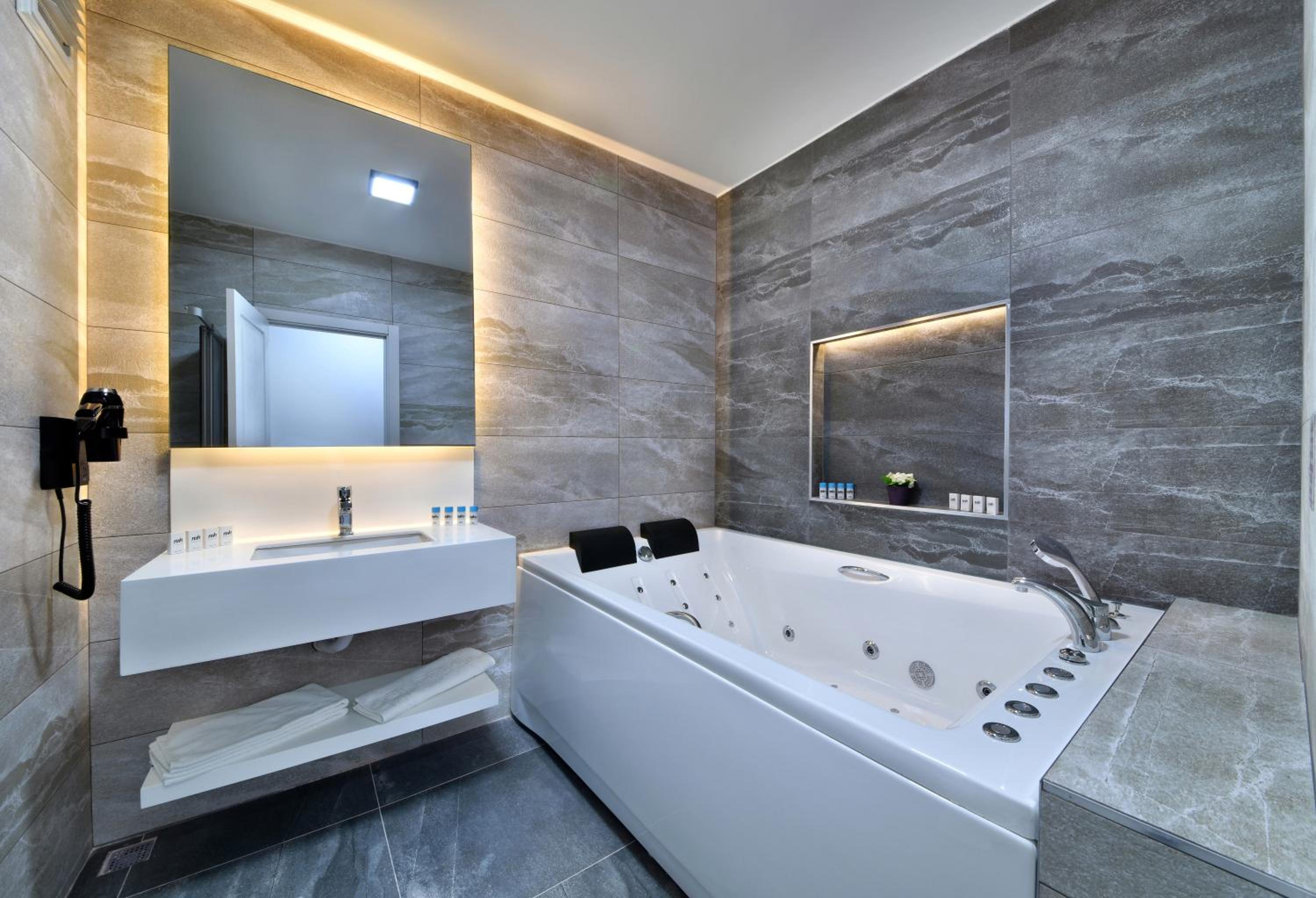 Nish Suites Atasehir - Image 79