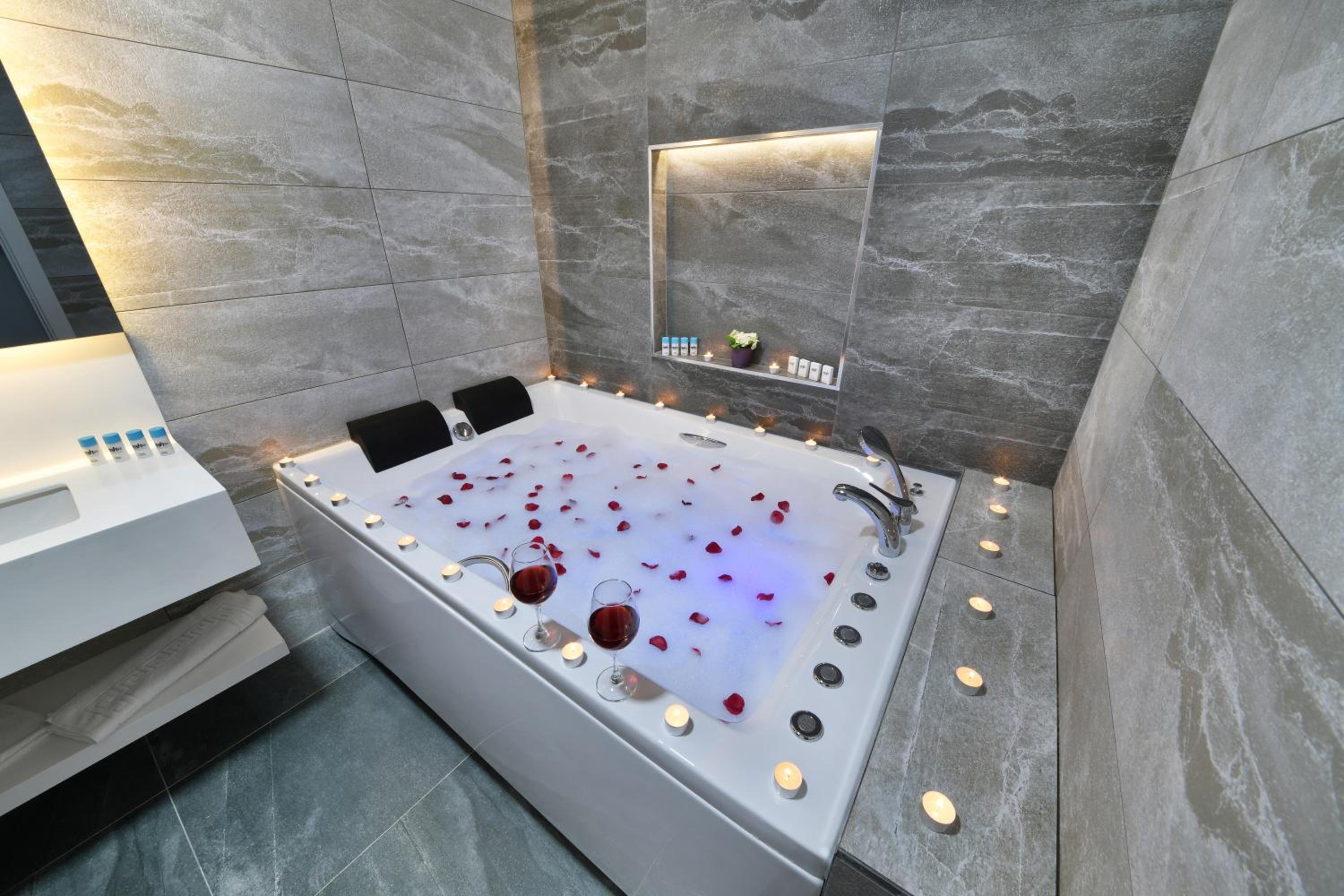 Nish Suites Atasehir - Image 88