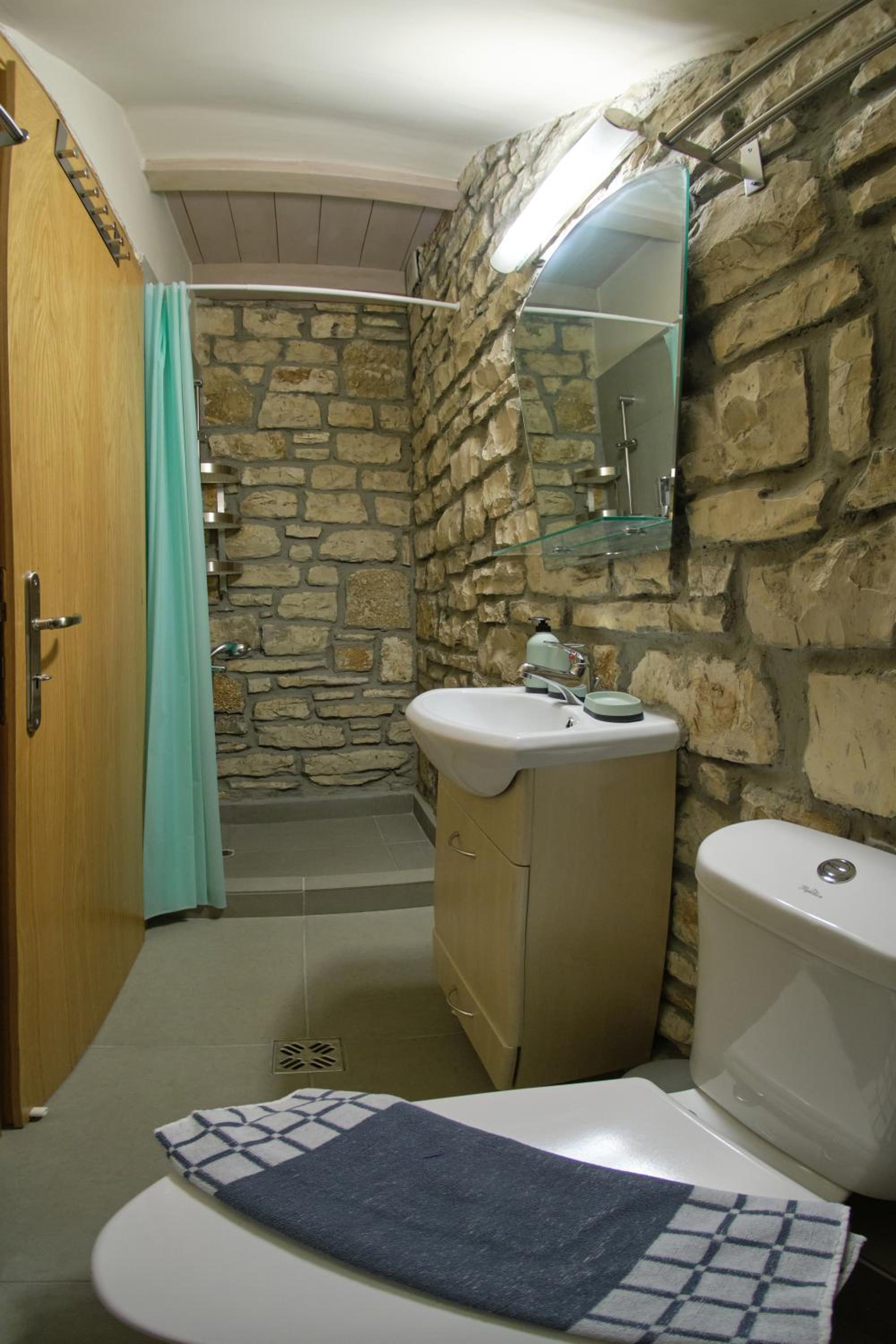 Photo 16