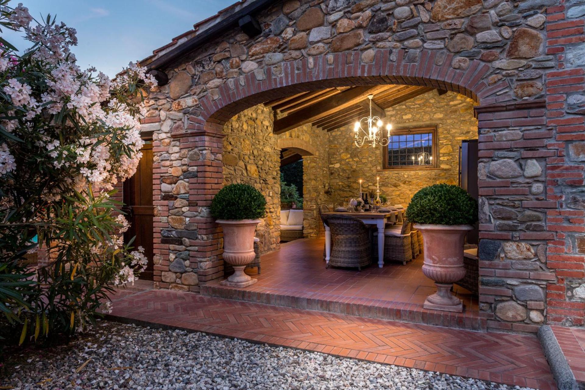 Villa Clara, Luxury 5 bedrooms Lakefront Farmhouse Villa with Private Pool on the Lucca Hills view 2