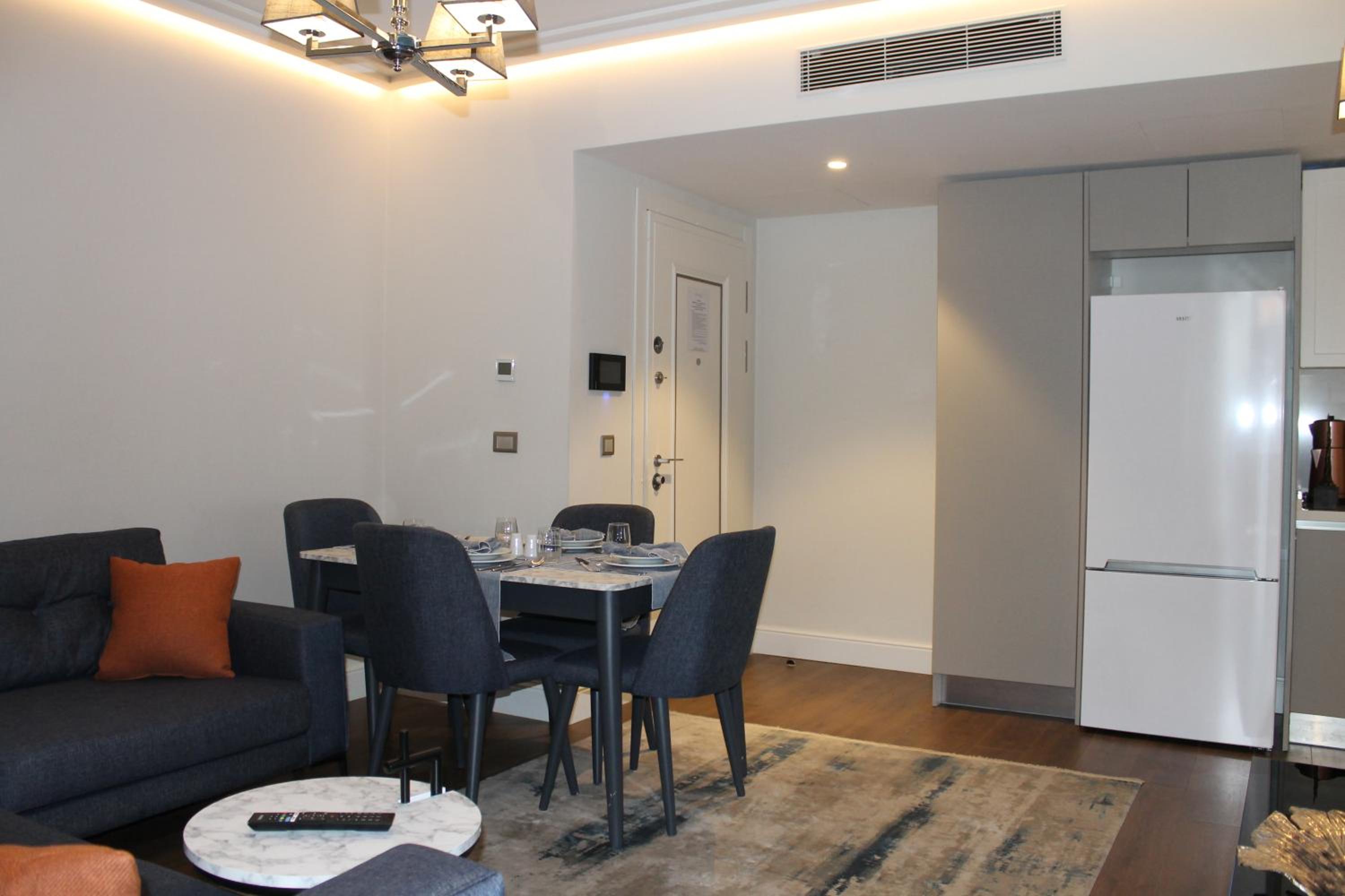 Garlon Residence - Image 89