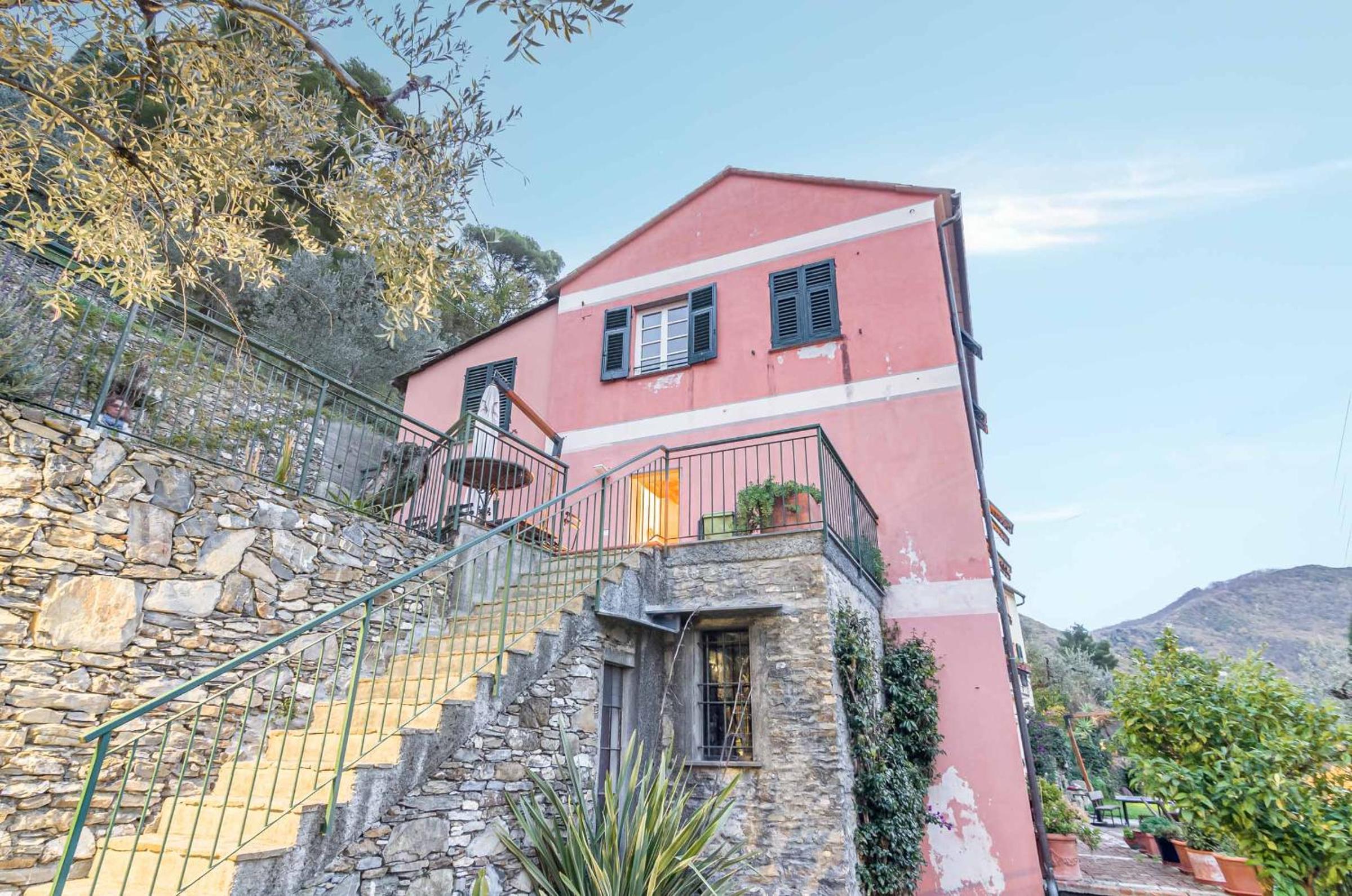 Recco apartment with view and pool view 4