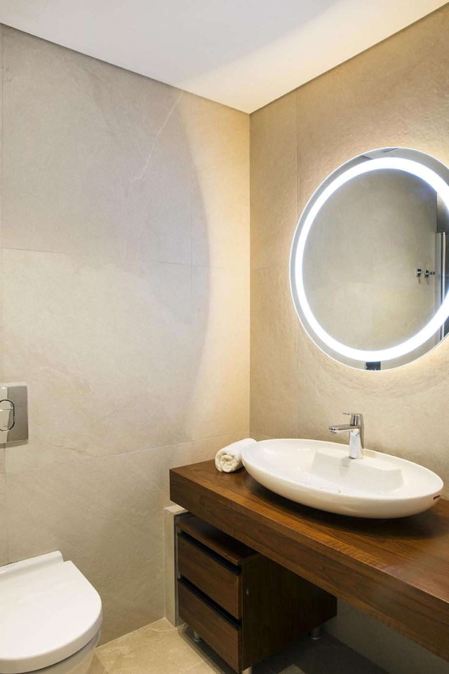 Garlon Residence - Image 96