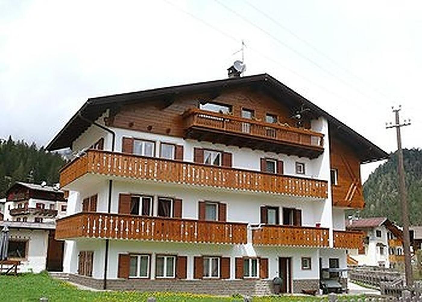 Ciasa Piaz de Pavarin view 4