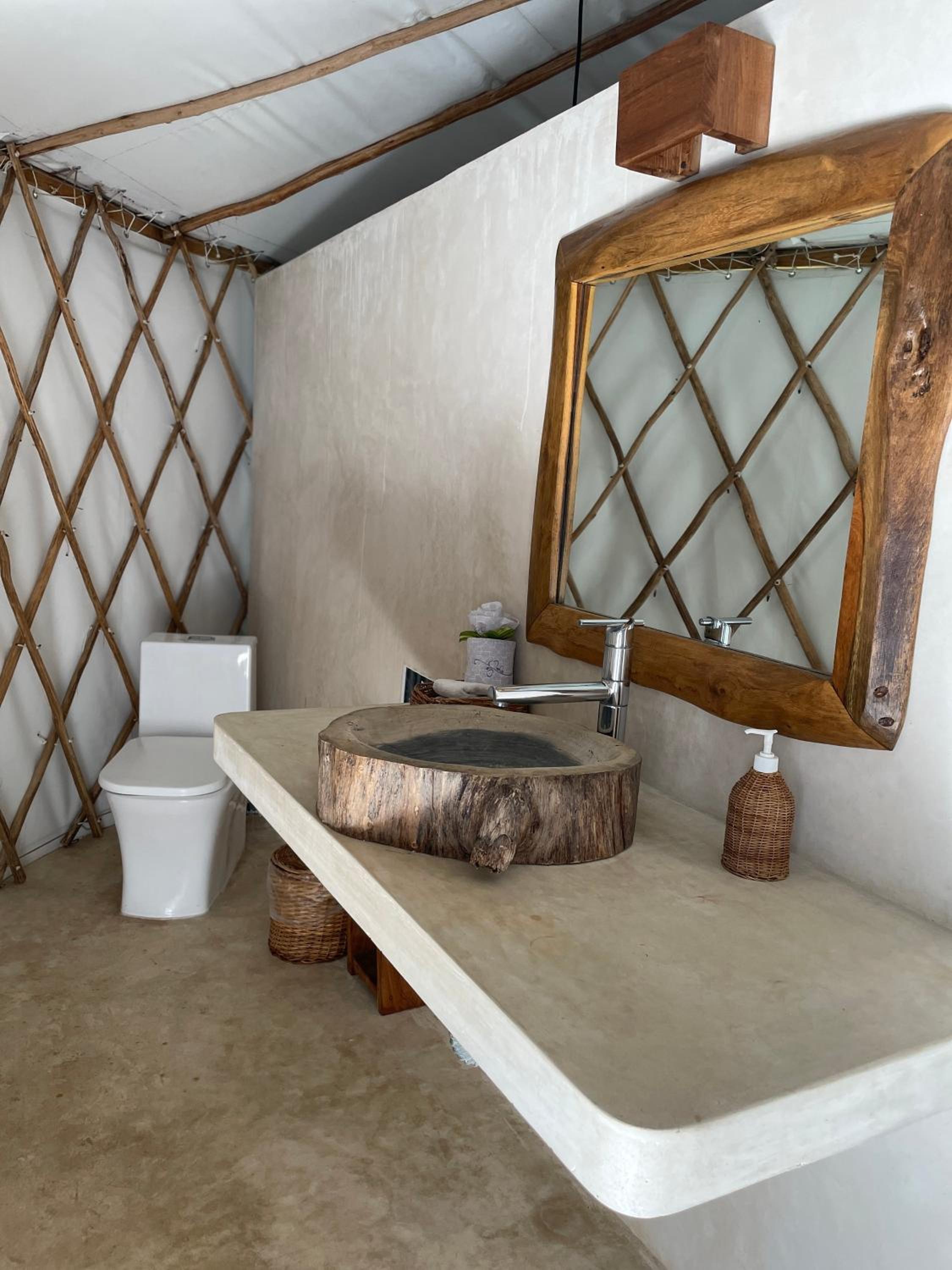 Huaya Camp