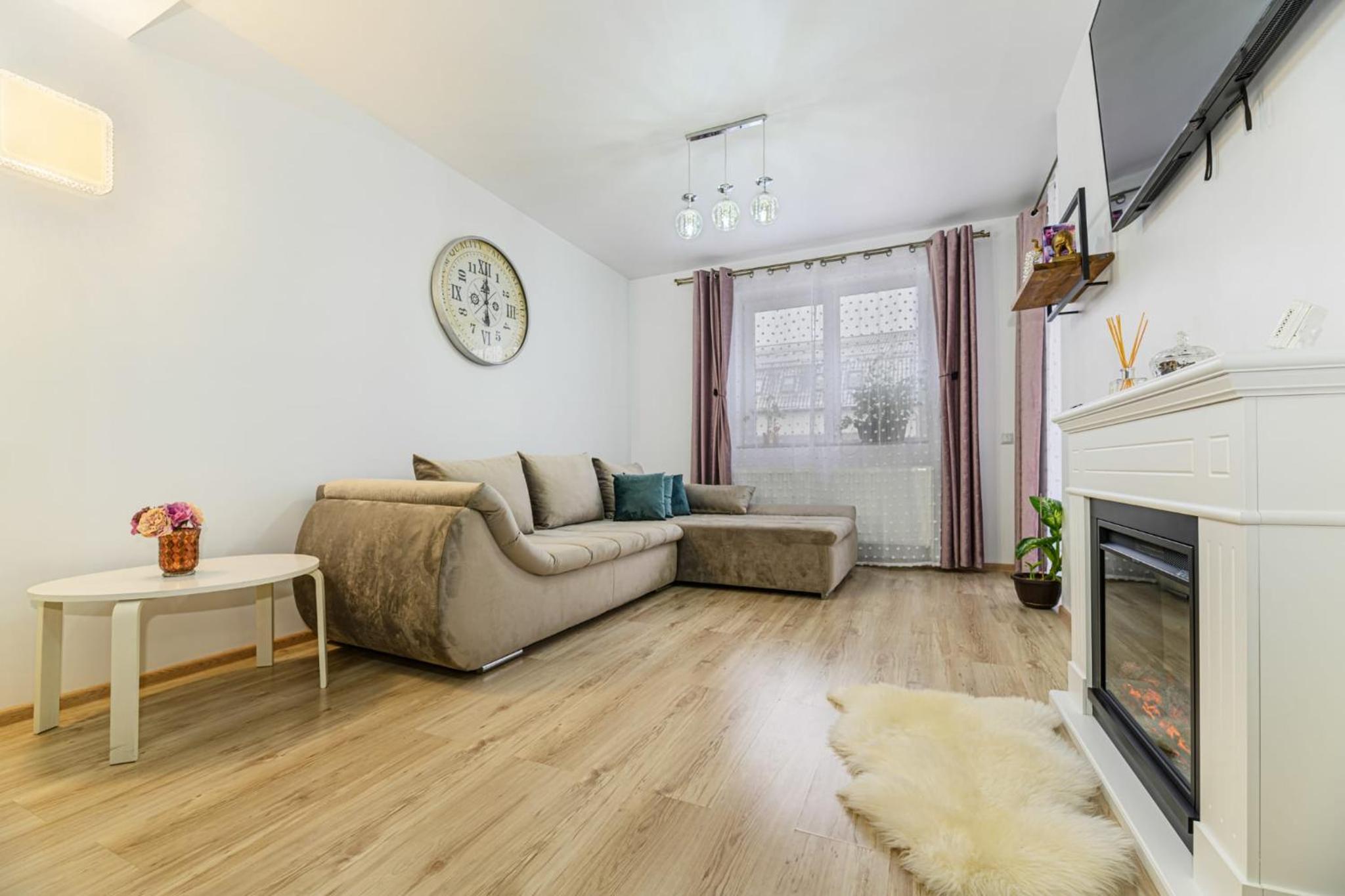 Eduard Home view 3